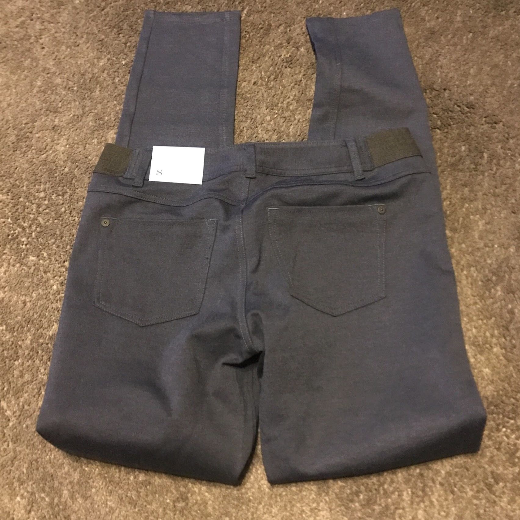 Vintage VINTAGE? Wait, this is Simply Vera Vera Wang women's ponte pants size S Heather Grey.وض Size 28" / US 6 / IT 42 - 7 Thumbnail