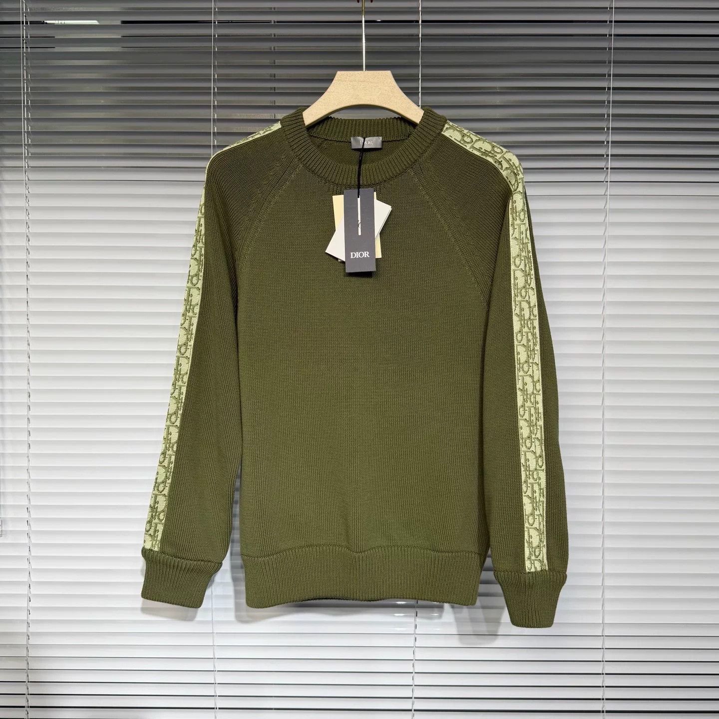 Dior DIOR XS Knit Sweater with Arm Logo Size XS / US 0-2 / IT 36-38 - 1 Thumbnail