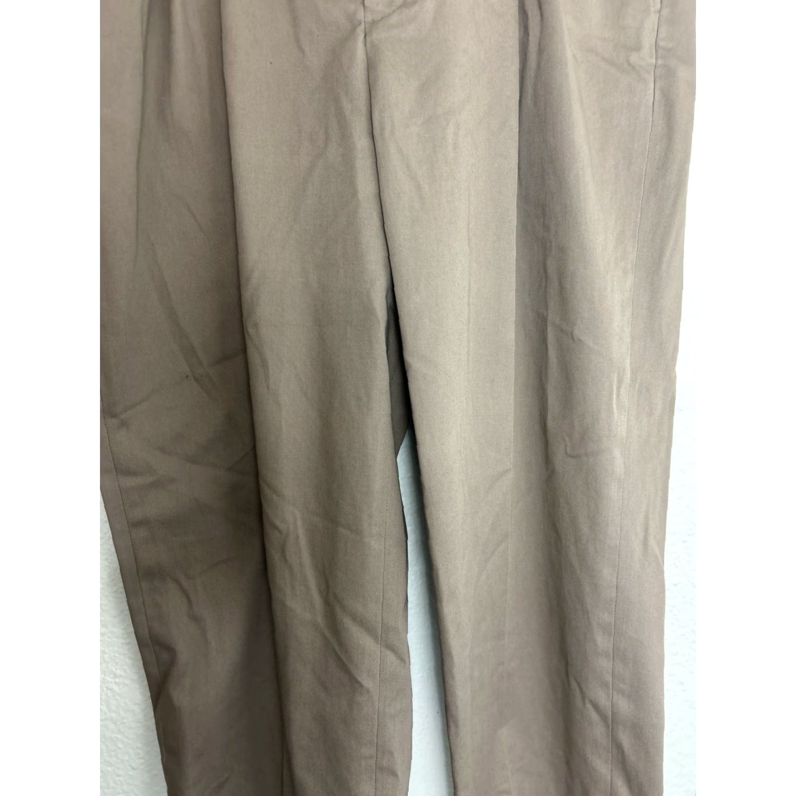 Eddie Bauer VINTAGE Eddie Bauer wrinkle free relaxed fit cotton pants Dark Khaki Mens 42x30 42 Tall Beige Dress Pants Cotton Mens 42x30 Size US 42 / EU 58 - 3 Thumbnail