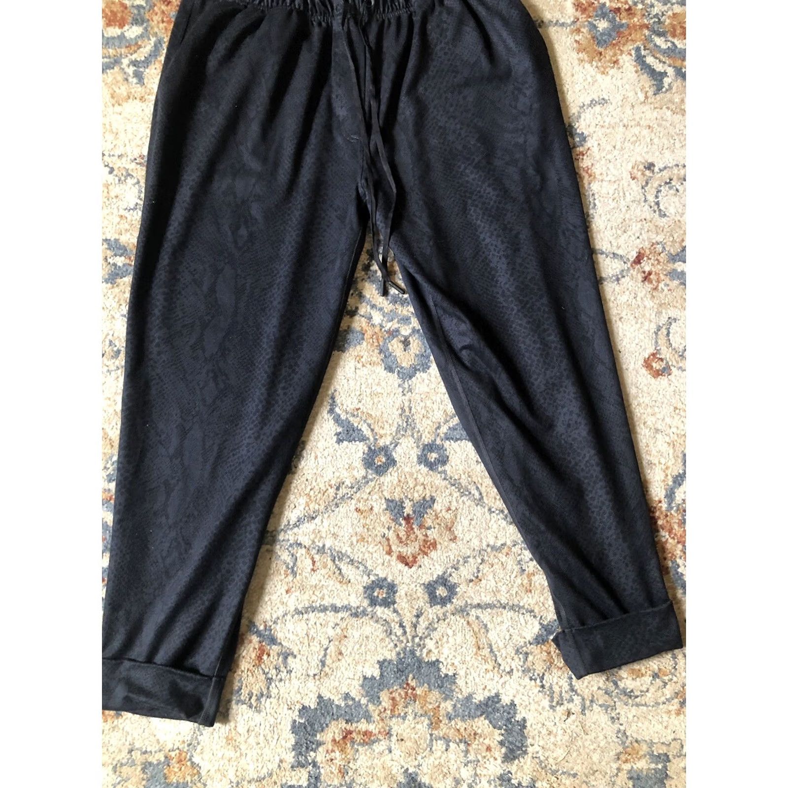 Lululemon Lululemon Men’s Black Tie Dye Drawstring Athletic Joggers Pants Size S Skinny Regular Inseam 23" Size US 29 - 4 Thumbnail