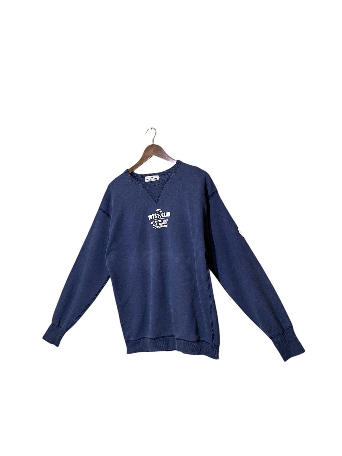 Other TOYS CLUB v neck small logo printed sweatshirt color blue Size US M / EU 48-50 / 2 - 2 Thumbnail