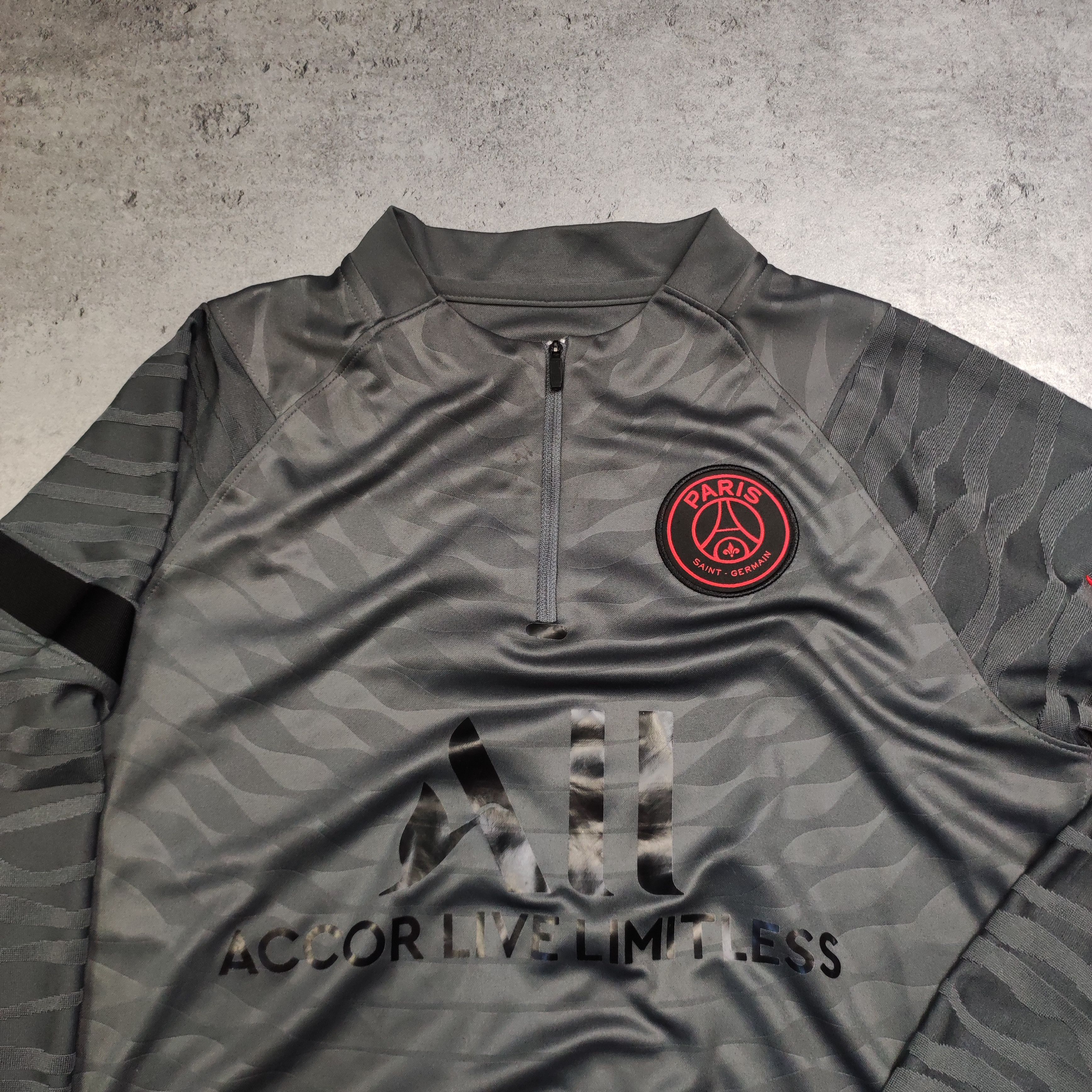 Nike RARE Football Soccer Nike PSG Paris Saint Germain Longsleeve Size US L / EU 52-54 / 3 - 4 Thumbnail