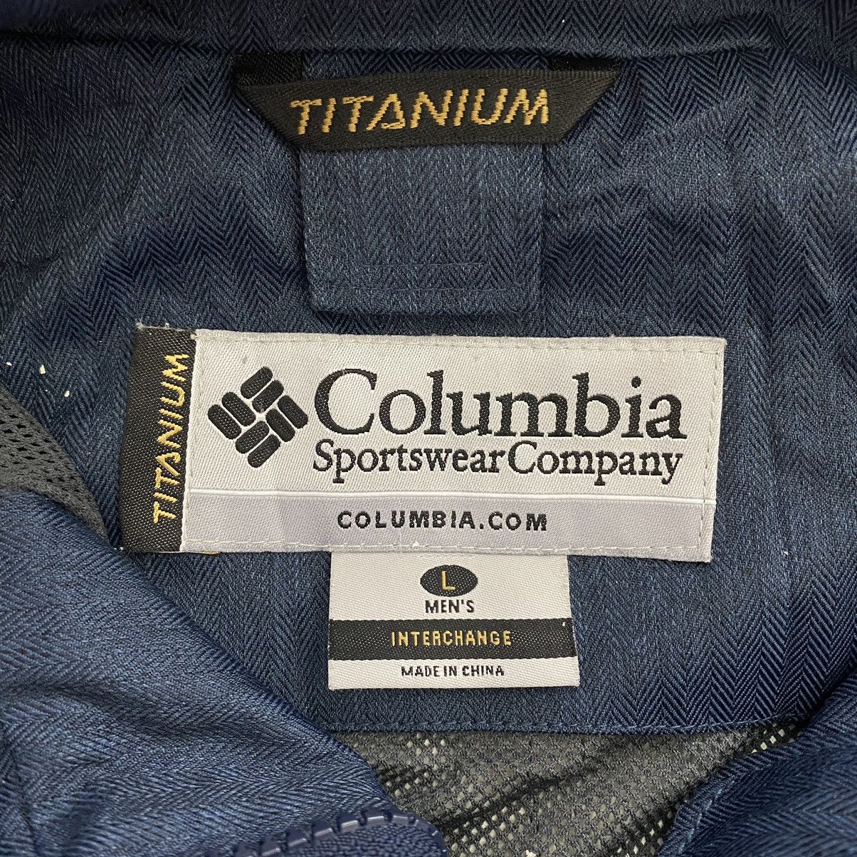 Columbia × Vintage Vintage COLUMBIA SPORTWEAR USA Titanium Outdoor Hiking Navy Size US L / EU 52-54 / 3 - 6 Thumbnail