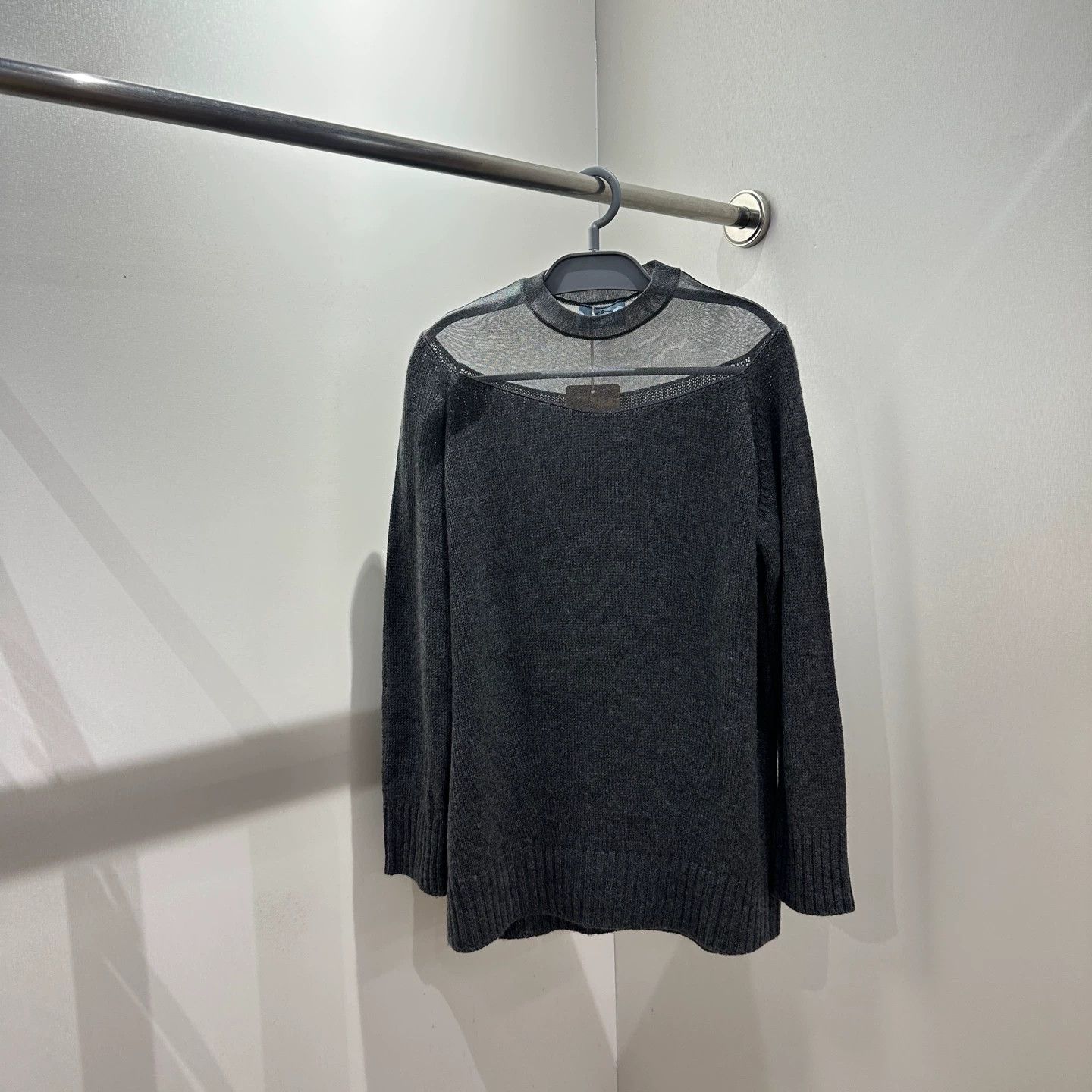 Prada Prada apr630 cashmere mixed openwork knit sweater size 36 Size XS / US 0-2 / IT 36-38 - 1 Thumbnail