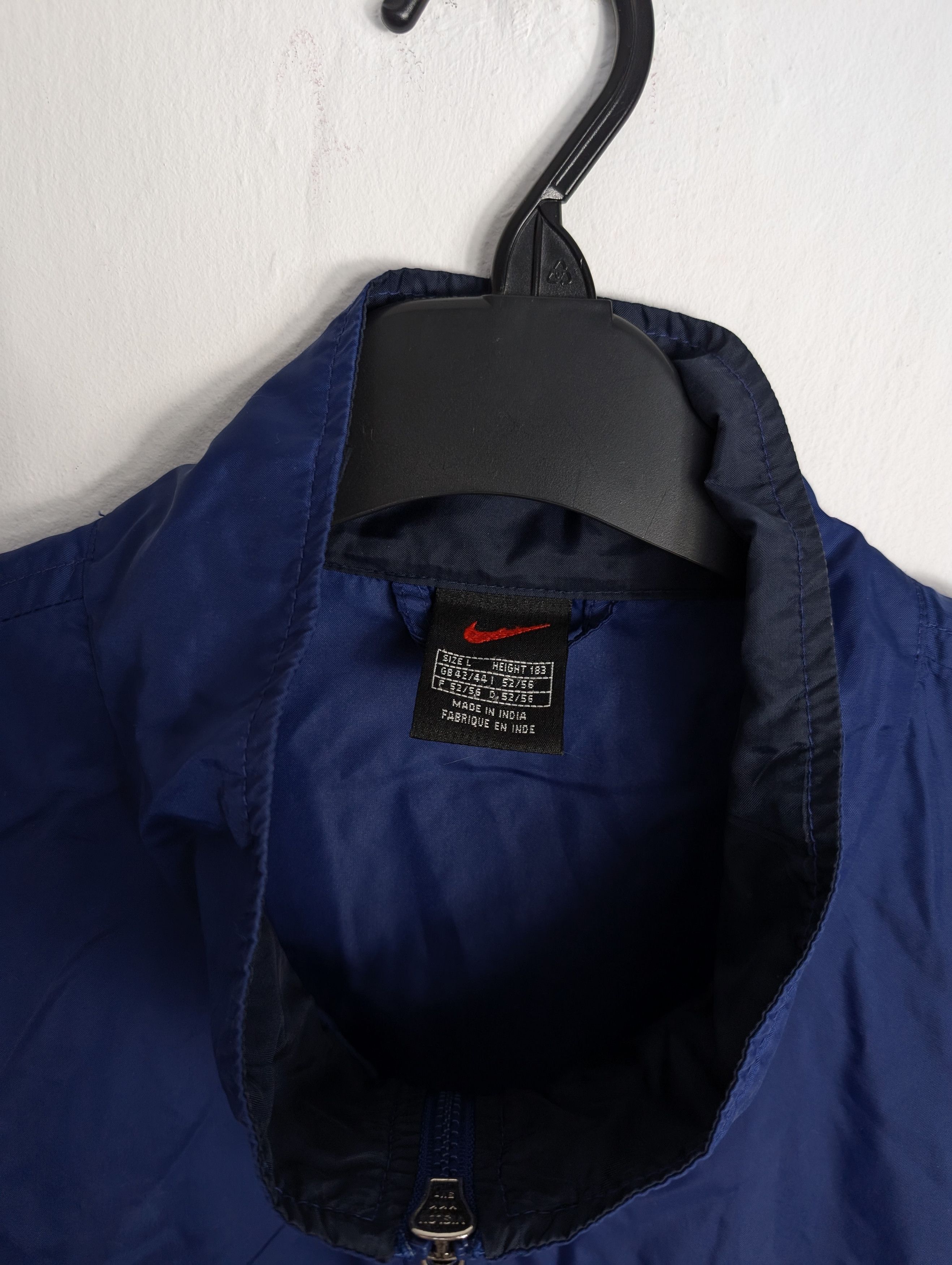 Nike Vintage Nike Center Logo Track Jacket L Streetwear Retro Size US L / EU 52-54 / 3 - 3 Thumbnail