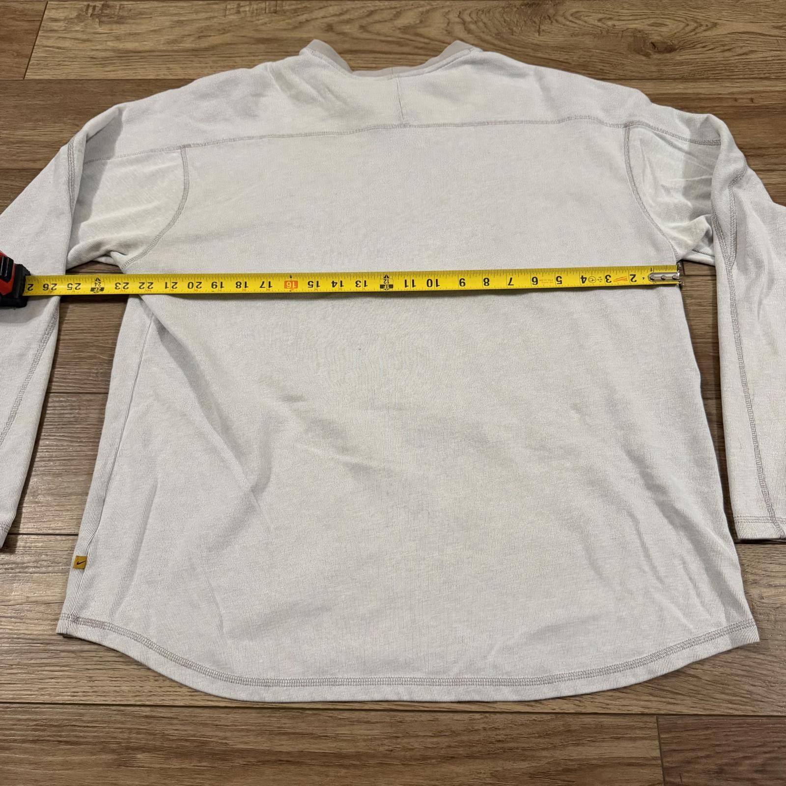 Nike Vintage Y2K Nike Grey Swoosh Sweatshirt XL Gym Size US XL / EU 56 / 4 - 7 Thumbnail