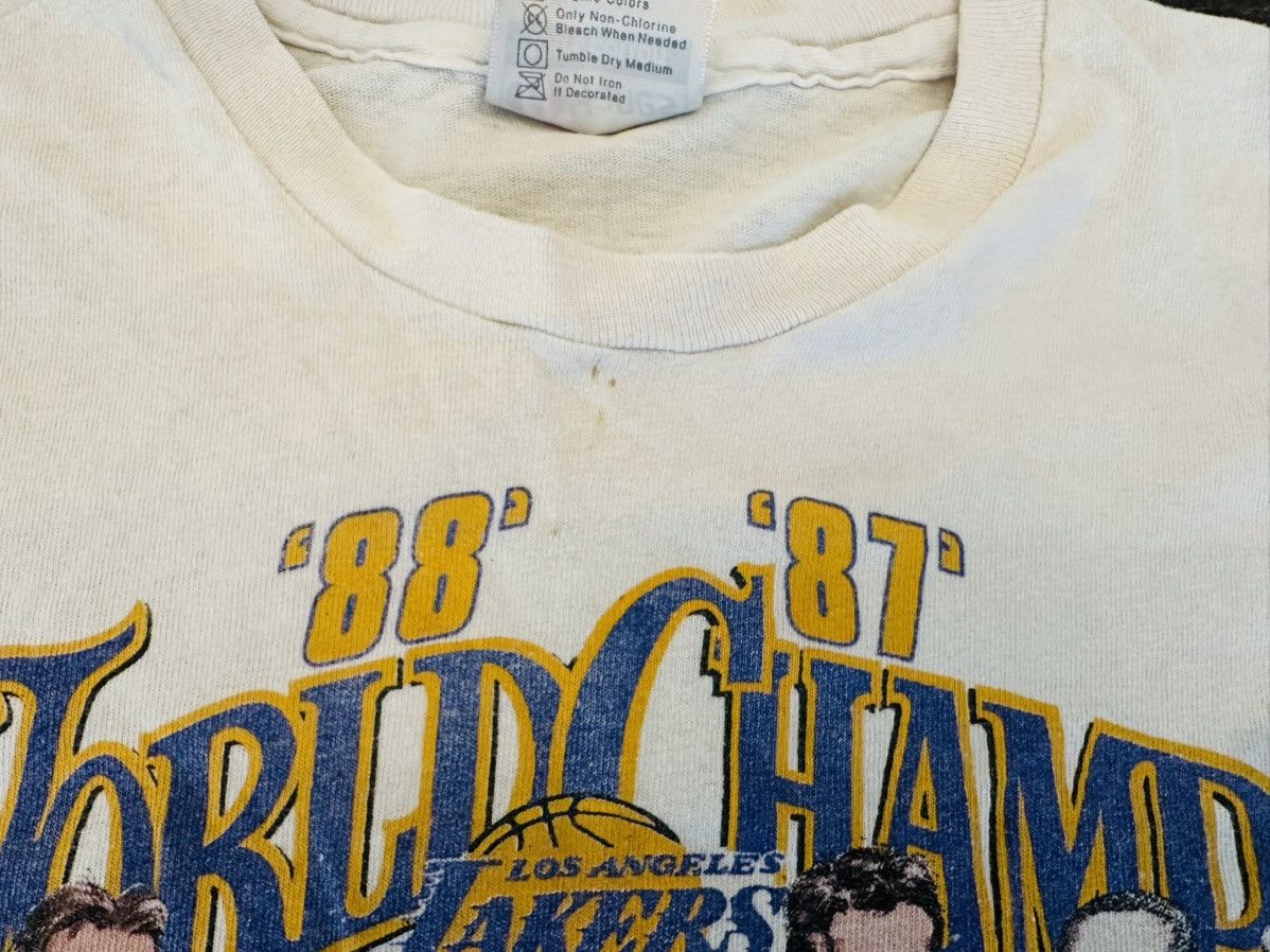 Hanes VTG Los Angeles Lakers Back to Back World Champs 1987-1988-L Size US L / EU 52-54 / 3 - 5 Thumbnail