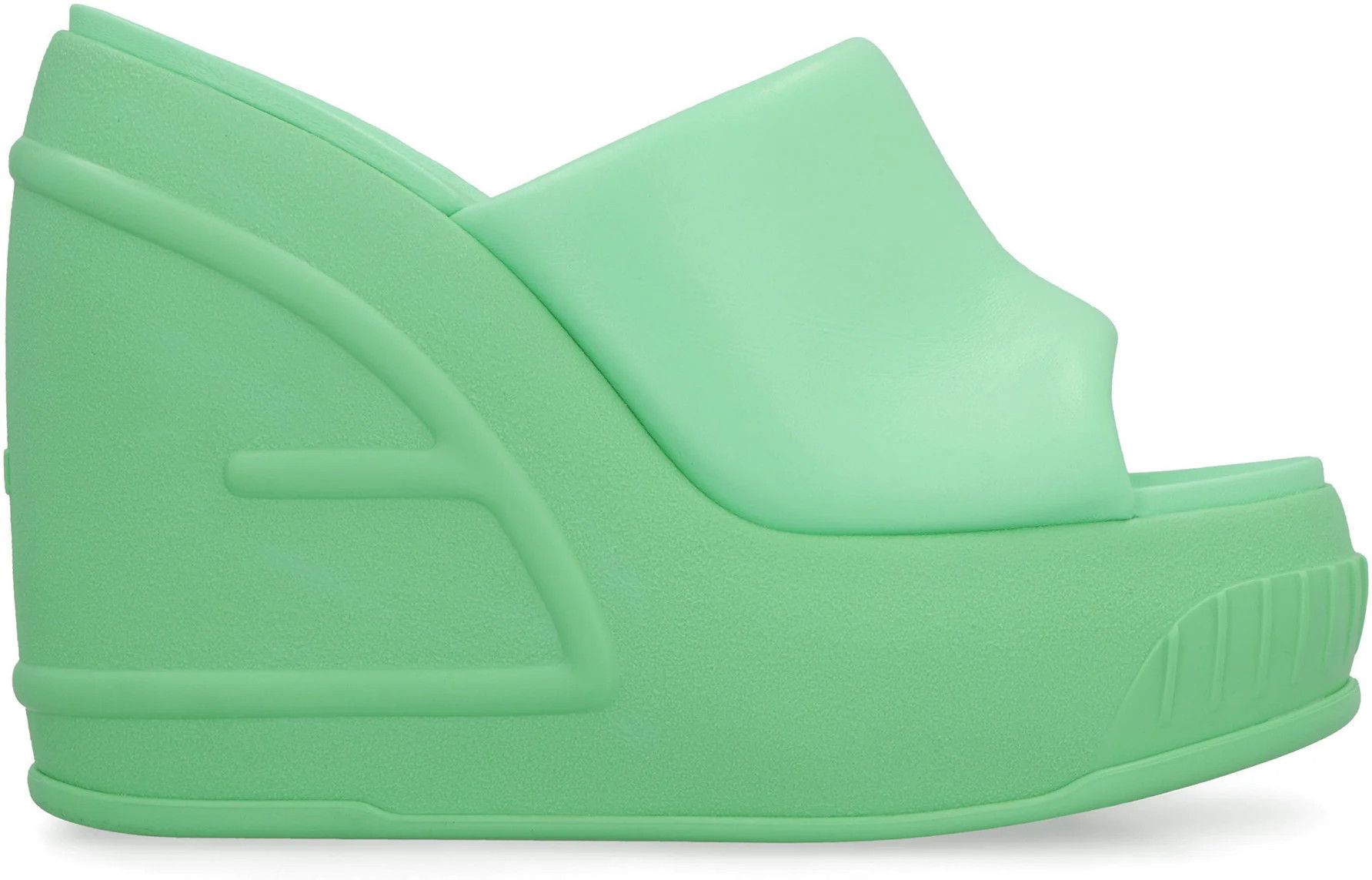 o1loc1c0824 Platform in Green