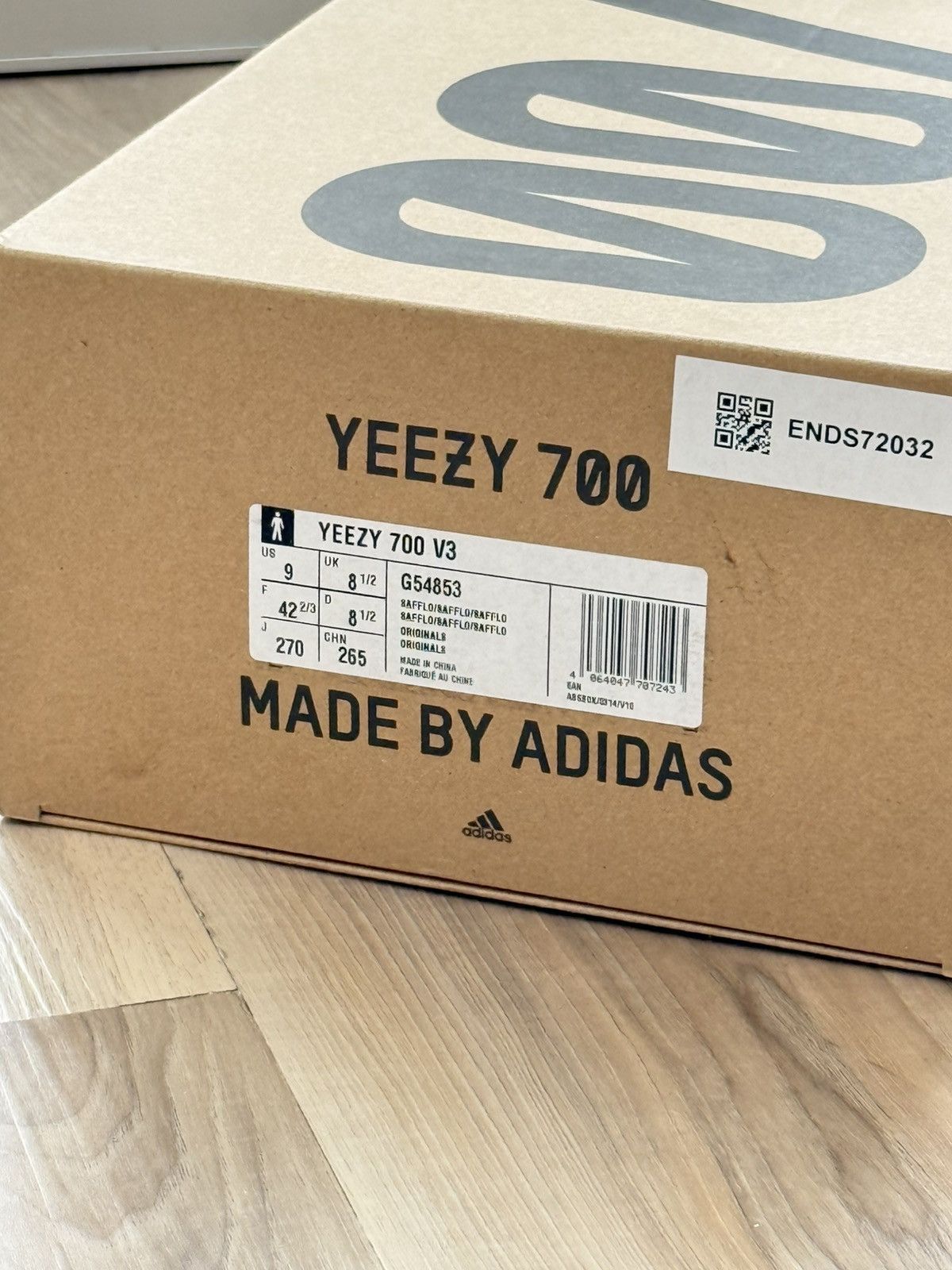Yeezy Yeezy 700 V3 Mono Safflower Size US 9 / EU 42 - 8 Thumbnail