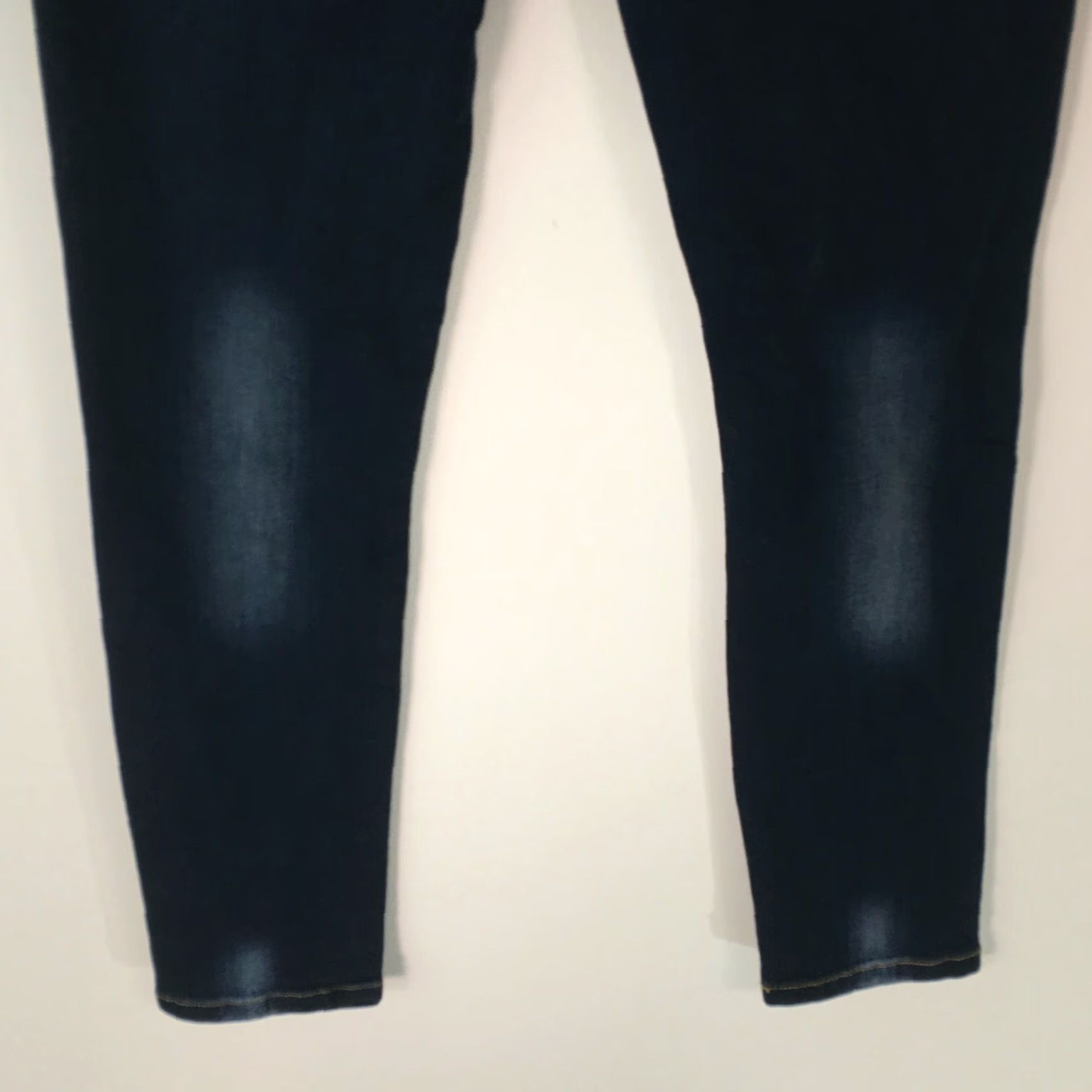 Vintage Aéropostale Jeans Skinny Denim 6 Short Woman Blue 28" Inseam 5-Pocket Regular Rise Jeans Womens Size 28" / US 6 / IT 42 - 6 Thumbnail