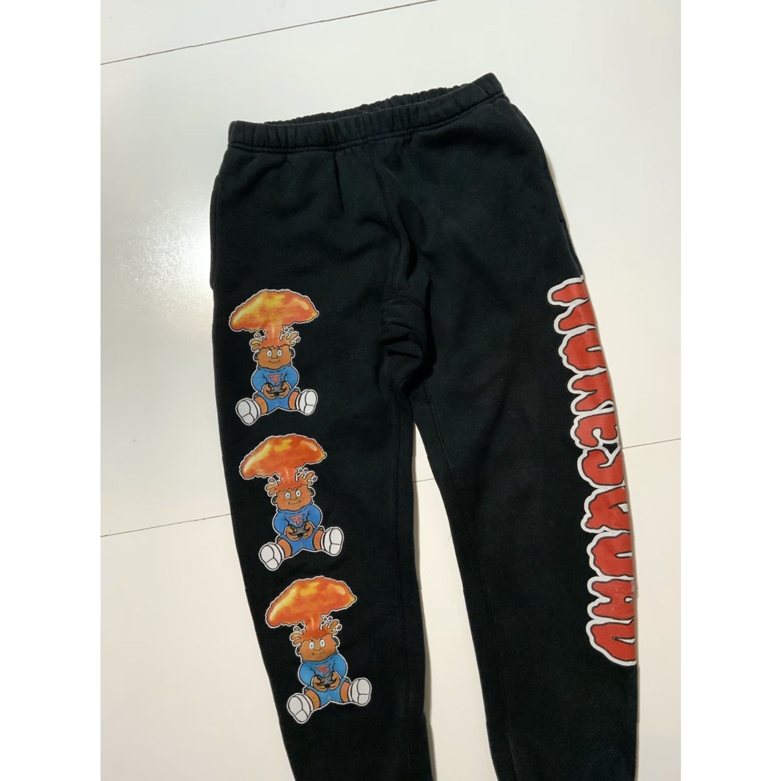 Vintage VINTAGE Faze Clan Nuke Squad Gaming Graphic Heavyweight Jogger Sweatpants Sweatpants Black Mens Sz S Size US 29 - 6 Thumbnail
