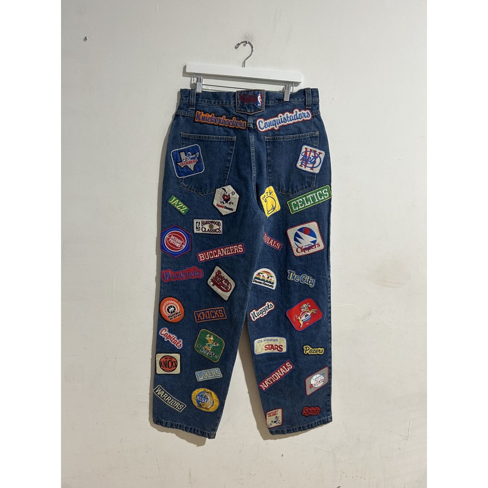 Jeff Hamilton VINTAGE JEFF HAMILTON HARDWOOD CLASSICS NBA PATCH JEAN Size US 34 / EU 50 - 2 Thumbnail