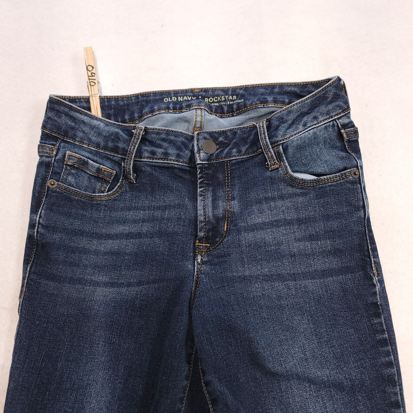 Old Navy Old Navy Mid Rise Medium Wash Jeans Womens Size 2 Blue Size 24" / US 00 / IT 34 - 1 Thumbnail