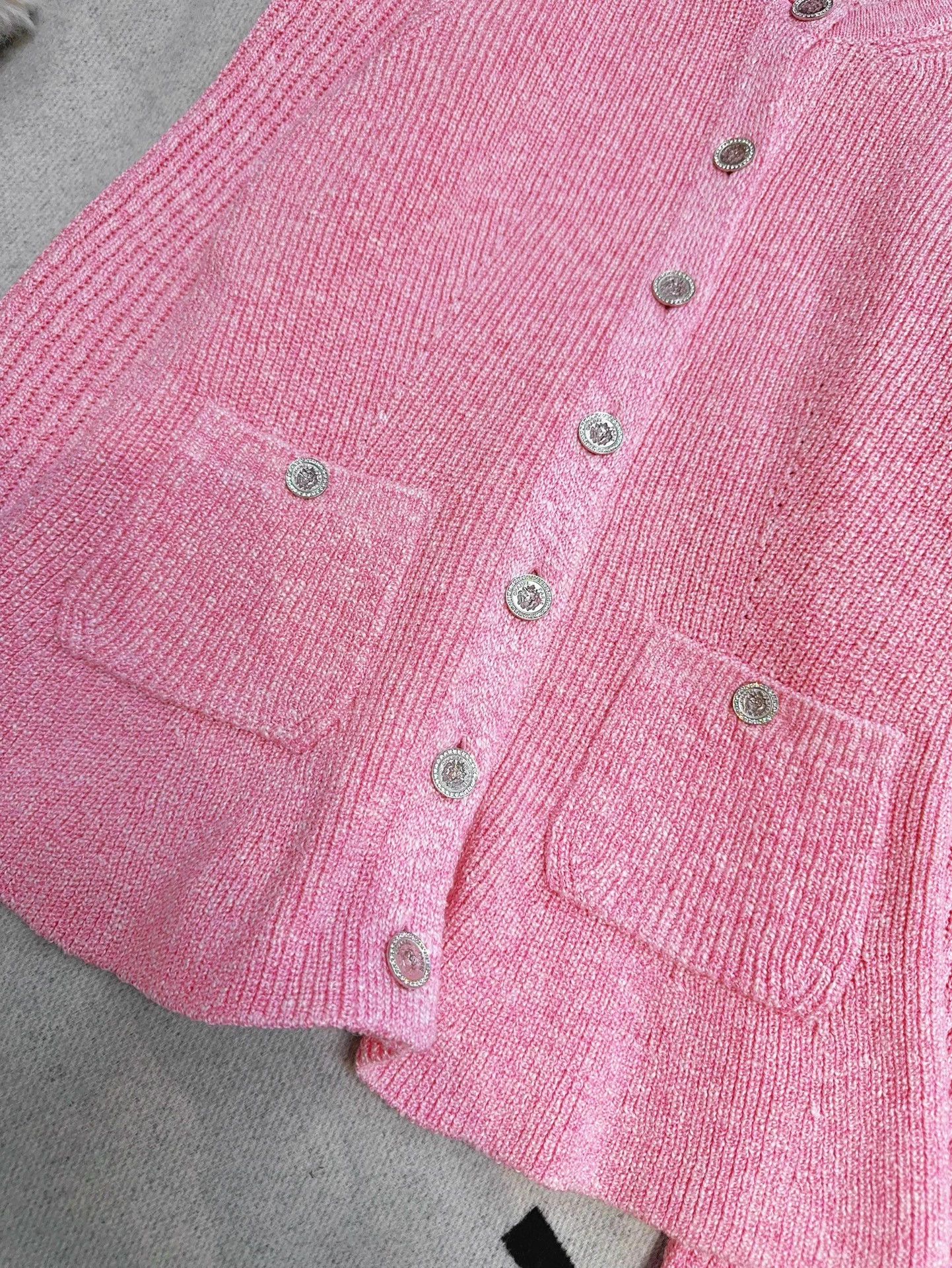 Chanel Chanel 23P Crystal Pink Crystal Button Knit Cardi 40 Size M / US 6-8 / IT 42-44 - 4 Thumbnail