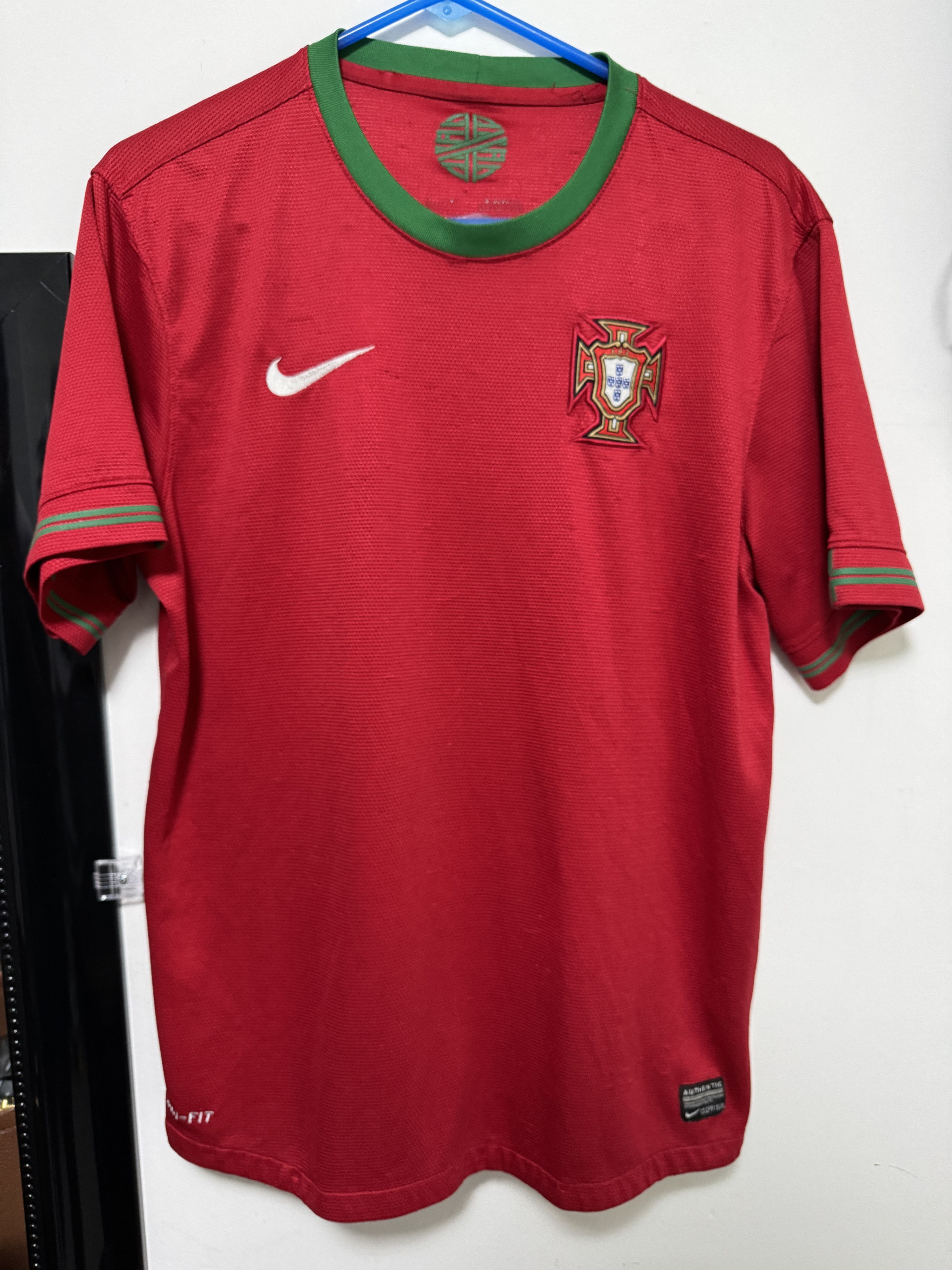 Nike PORTUGAL 2012 WORLD CUP SOCCER JERSEY FOOTBALL KIT Size US L / EU 52-54 / 3 - 1 Thumbnail