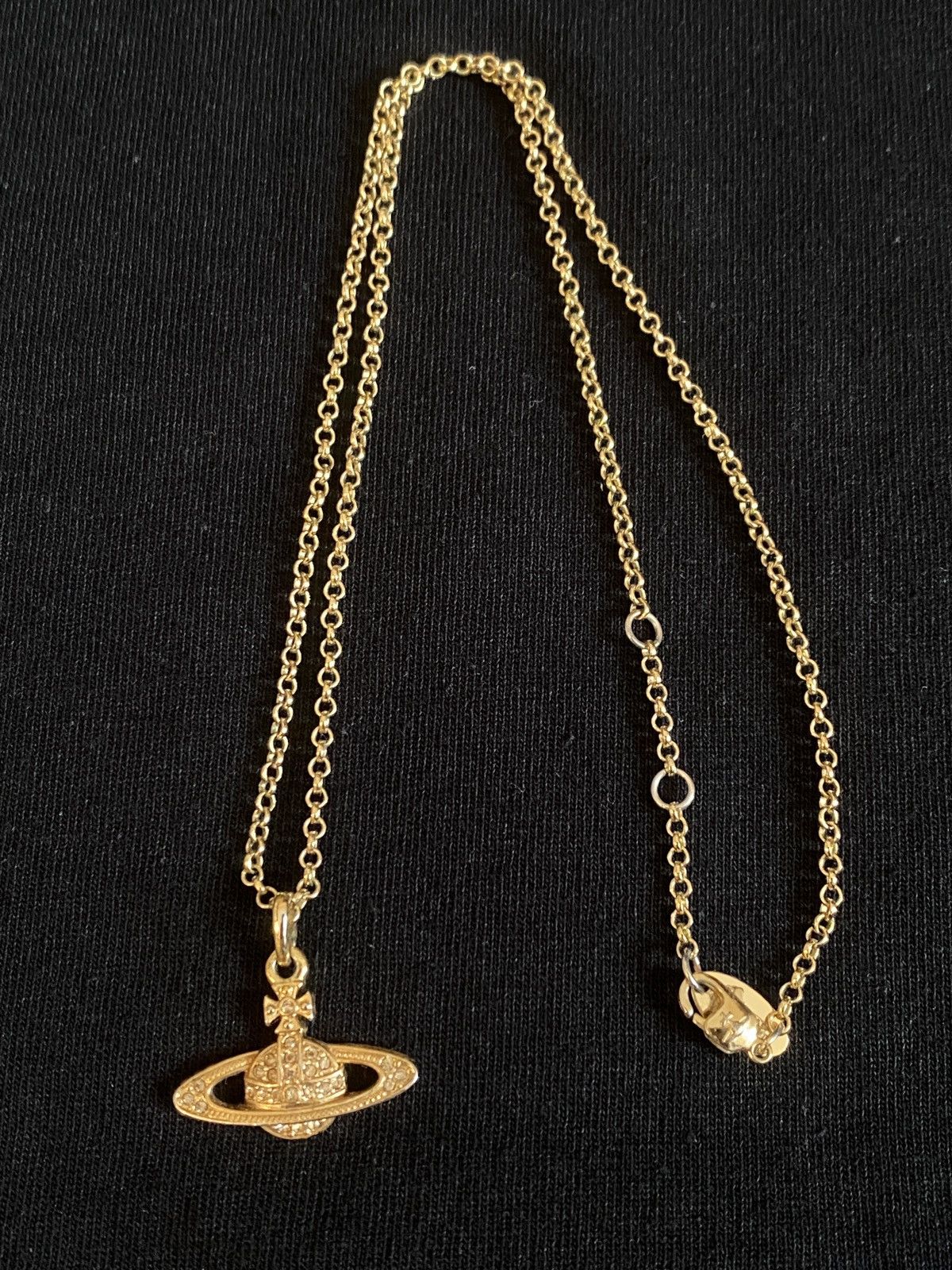 Pre-owned Vivienne Westwood Orb Necklaces In Gold