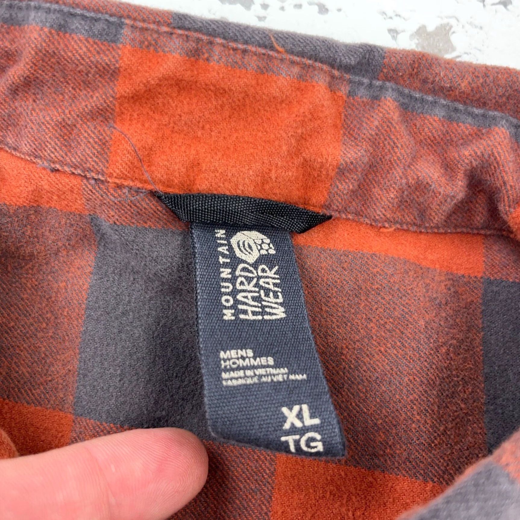 Mountain Hardwear VINTAGE Mountain Hardwear Shirt Men XL Orange Gray Buffalo Plaid Button Up Twill Denim Size US XL / EU 56 / 4 - 2 Thumbnail