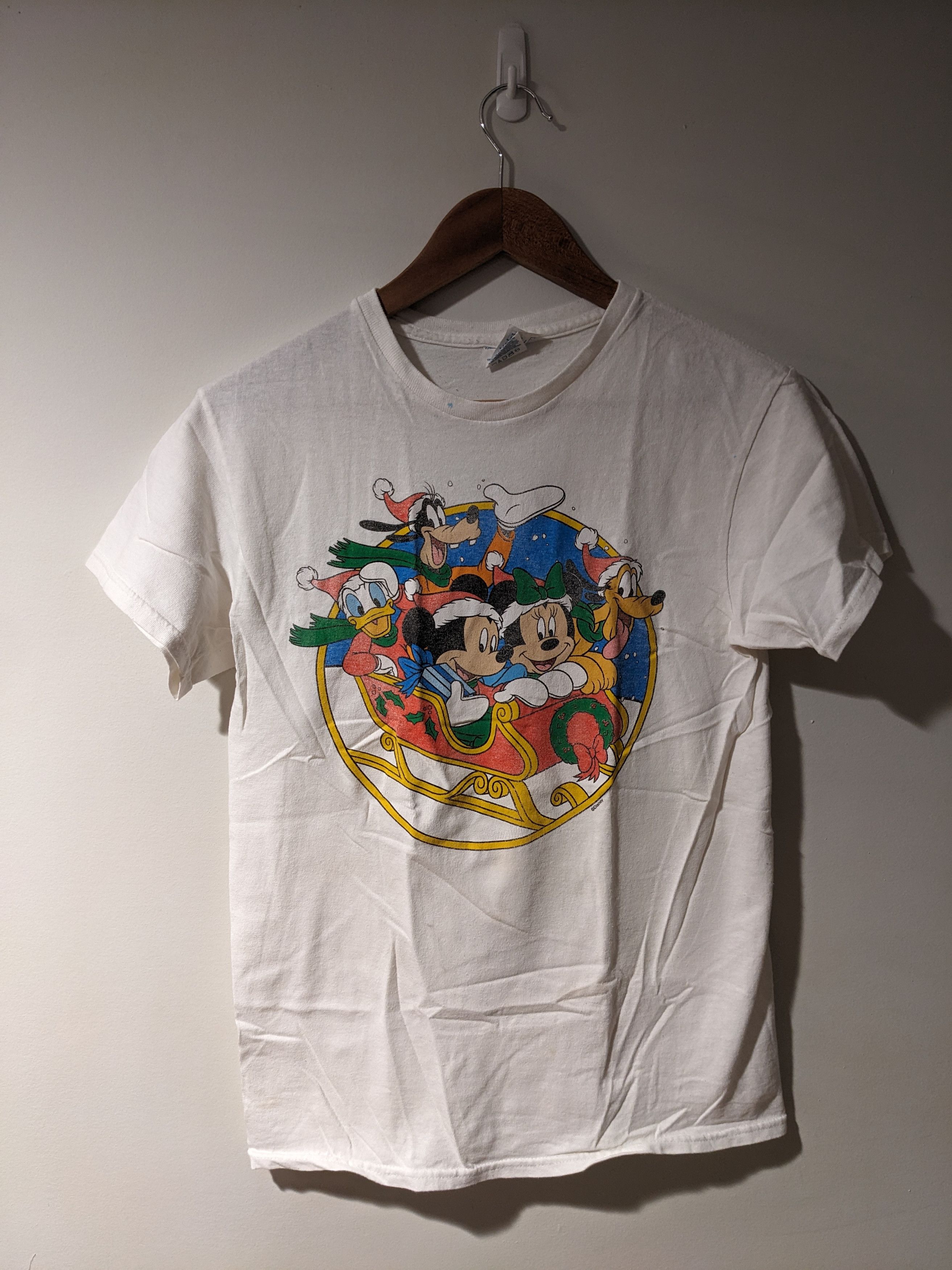 Disney × Vintage Vintage 2010's Disney World Christmas Friends Small T-Shirt Size US S / EU 44-46 / 1 - 1 Thumbnail