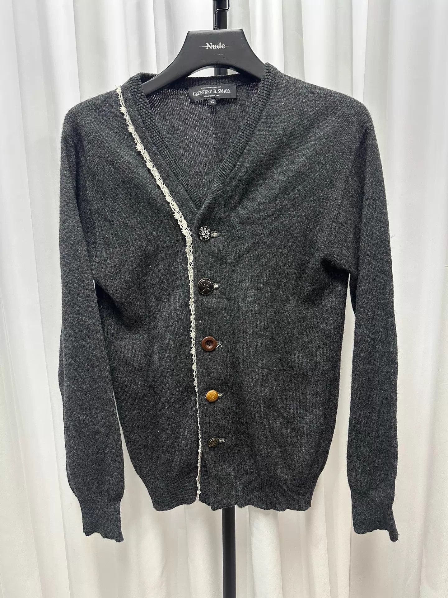 Geoffrey B. Small geoffrey b small GBS lace flower-button wool knit Size US S / EU 44-46 / 1 - 1 Thumbnail