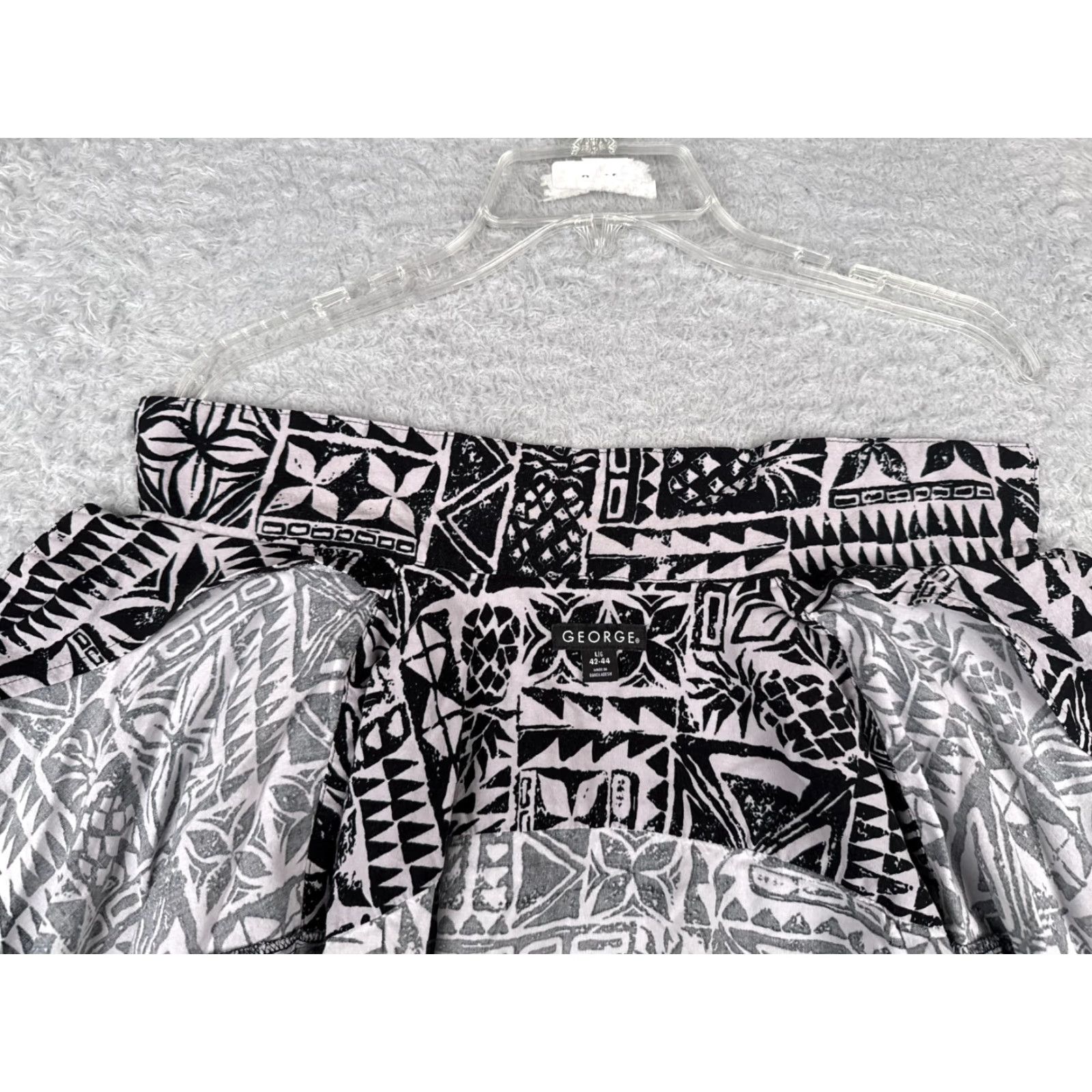 George VINTAGE George Shirt Mens Large Black White Floral Tribal Native 100% Rayon Pocket Size US L / EU 52-54 / 3 - 2 Thumbnail