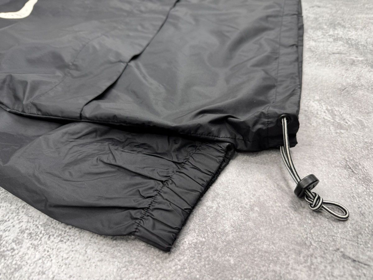 Nike Nike Men Windbreaker Jacket Black Size M Size US M / EU 48-50 / 2 - 7 Thumbnail