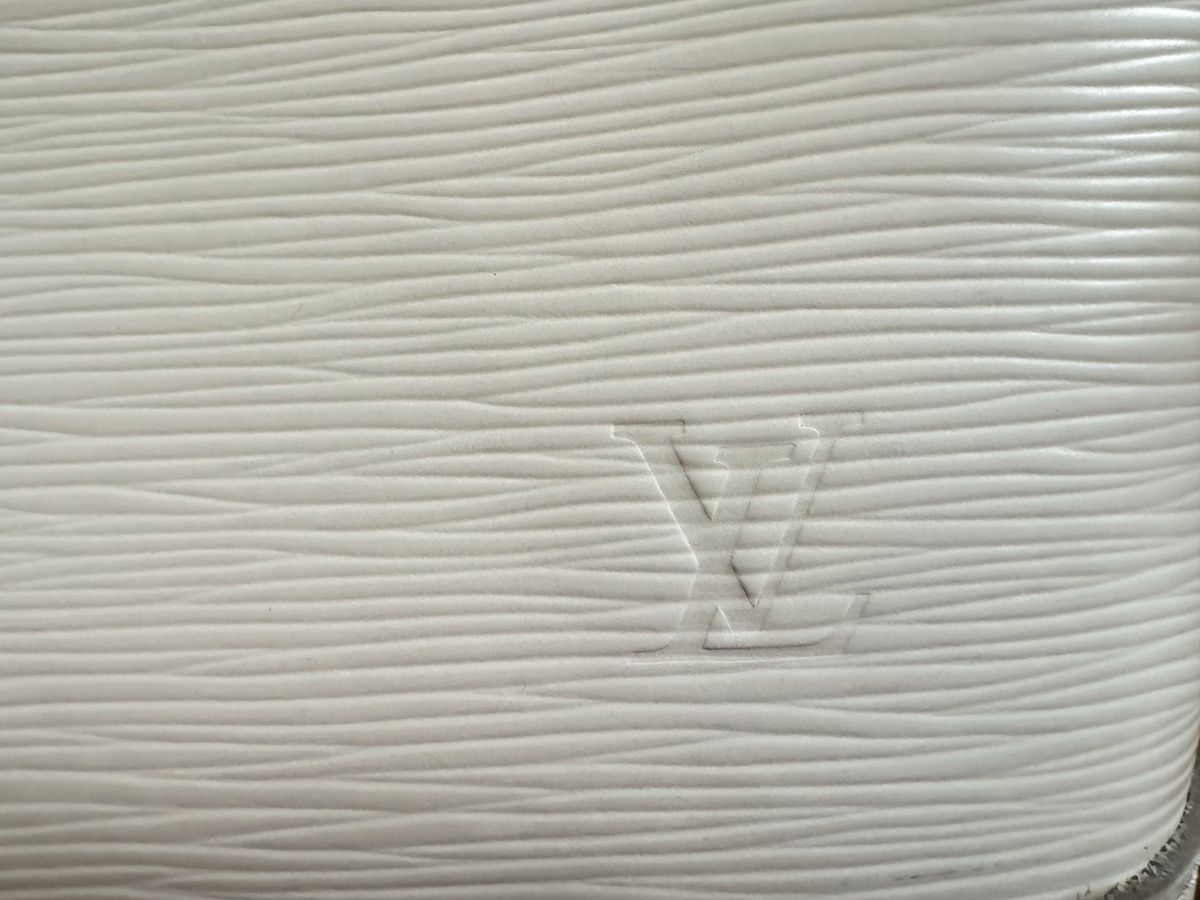Louis Vuitton LOUIS VUITTON EPI Alma Hand Bag - White/Ivoire Size ONE SIZE - 8 Thumbnail