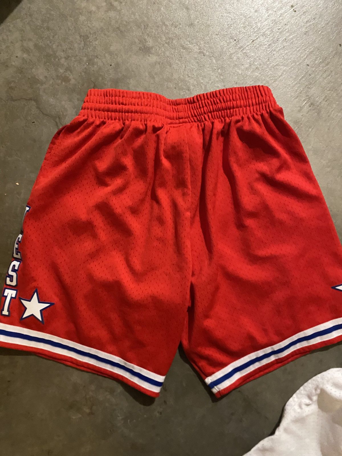 Mitchell & Ness Mitchell & Ness NBA Shorts Medium West Size US 32 / EU 48 - 5 Thumbnail