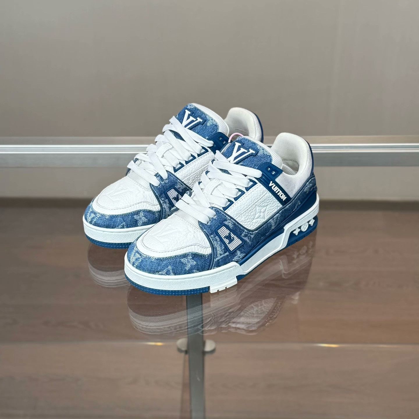 Louis Vuitton Louis Vuitton Training Blue Lowtop Sneakers 36 Women Size US 6 / IT 36 - 1 Thumbnail