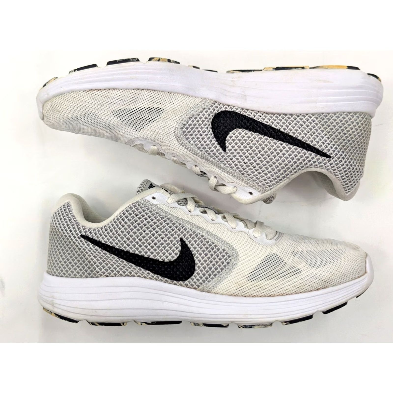Nike Nike Revolution 3 Running Shoe Women 9.5 White Black Wolf Grey Low Top 819303 Size L / US 10 / IT 46 - 2 Thumbnail