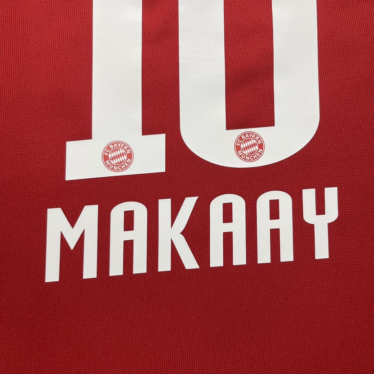Vintage BAYERN ADIDAS 2005/2006 FOOTBALL HOME JERSEY #10 MAKAAY Size US L / EU 52-54 / 3 - 12 Thumbnail
