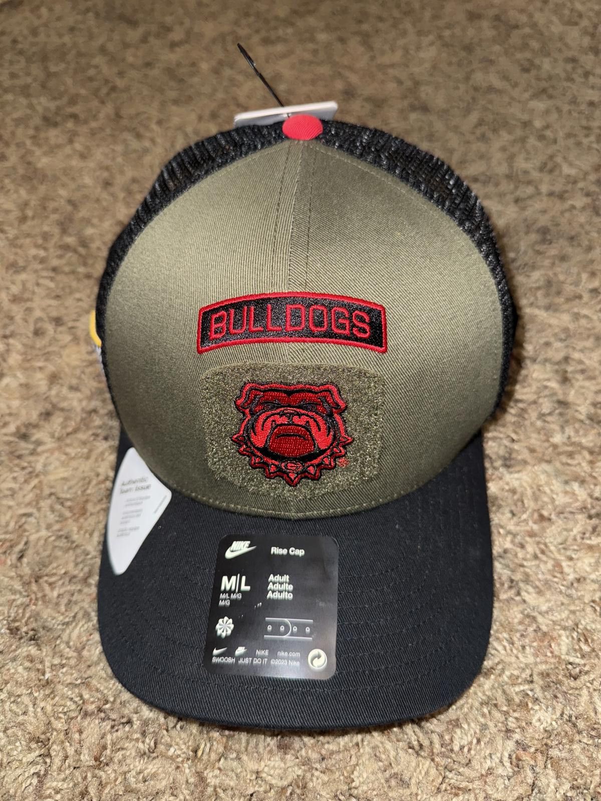 Nike Nike Men’s Georgia Bulldogs FTB TEAM ISSUED Snapback Veteran's Day Hat Sample Size ONE SIZE - 2 Thumbnail