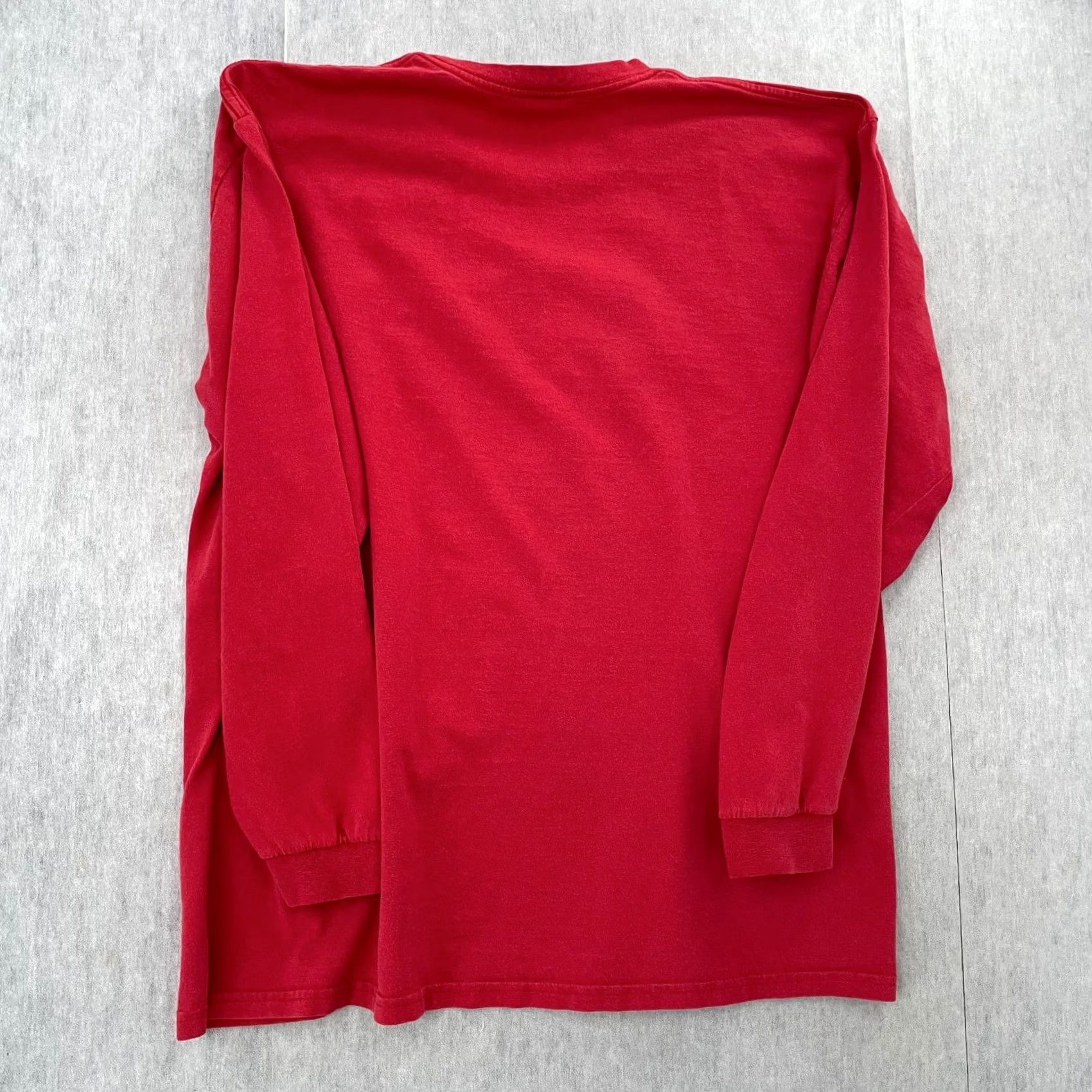 Nike VINTAGE Nike Shirt Adult XL Red Long Sleeve Crew Neck Center Logo Mens Y2K Size US XL / EU 56 / 4 - 4 Thumbnail