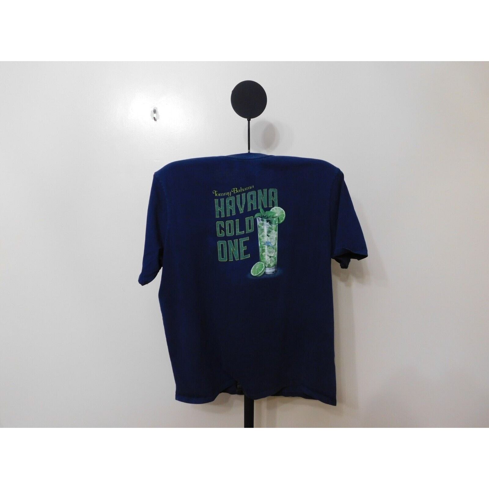 Tommy Bahama Tommy Bahama Blue Havana Cold One Graphic T-Shirt Size XL Size US XL / EU 56 / 4 - 2 Thumbnail
