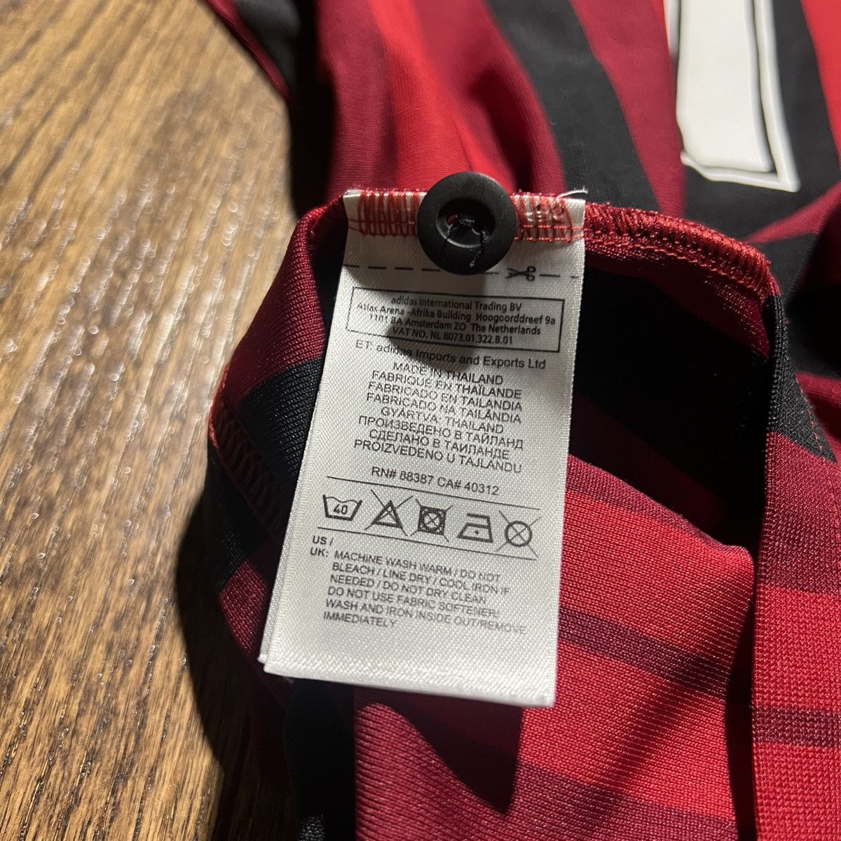 Adidas 2014 ac milan home jersey Size US S / EU 44-46 / 1 - 9 Thumbnail