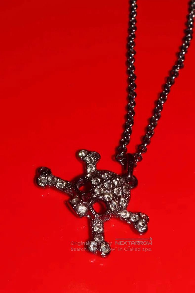 Vivienne Westwood Vivienne Westwood Crystal Skull Necklace . Size ONE SIZE - 1 Thumbnail