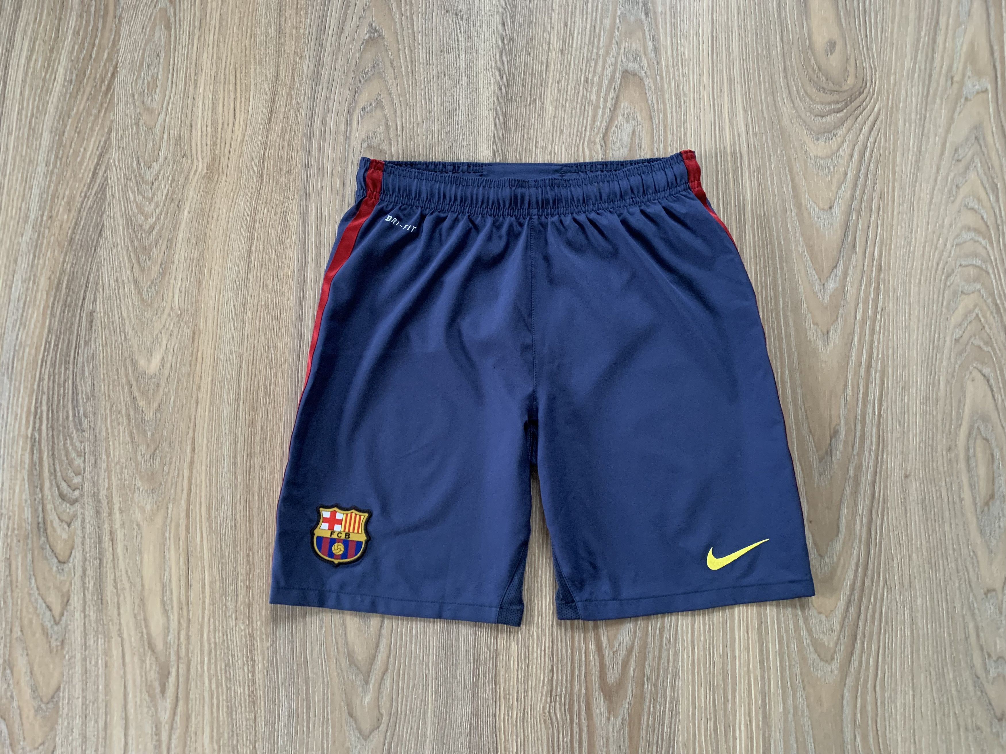Nike × Vintage Nike Dri Fit FCB Junior Shorts Size L Size US 26 / EU 42 - 1 Thumbnail