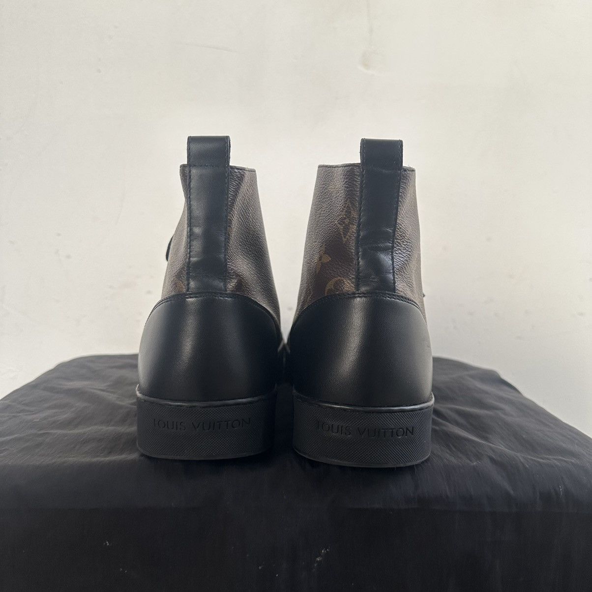 Louis Vuitton LOUIS VUITTON Sneakers Leather LV Monogram Logo Black Men’s Size US 8.5 / EU 41-42 - 3 Thumbnail