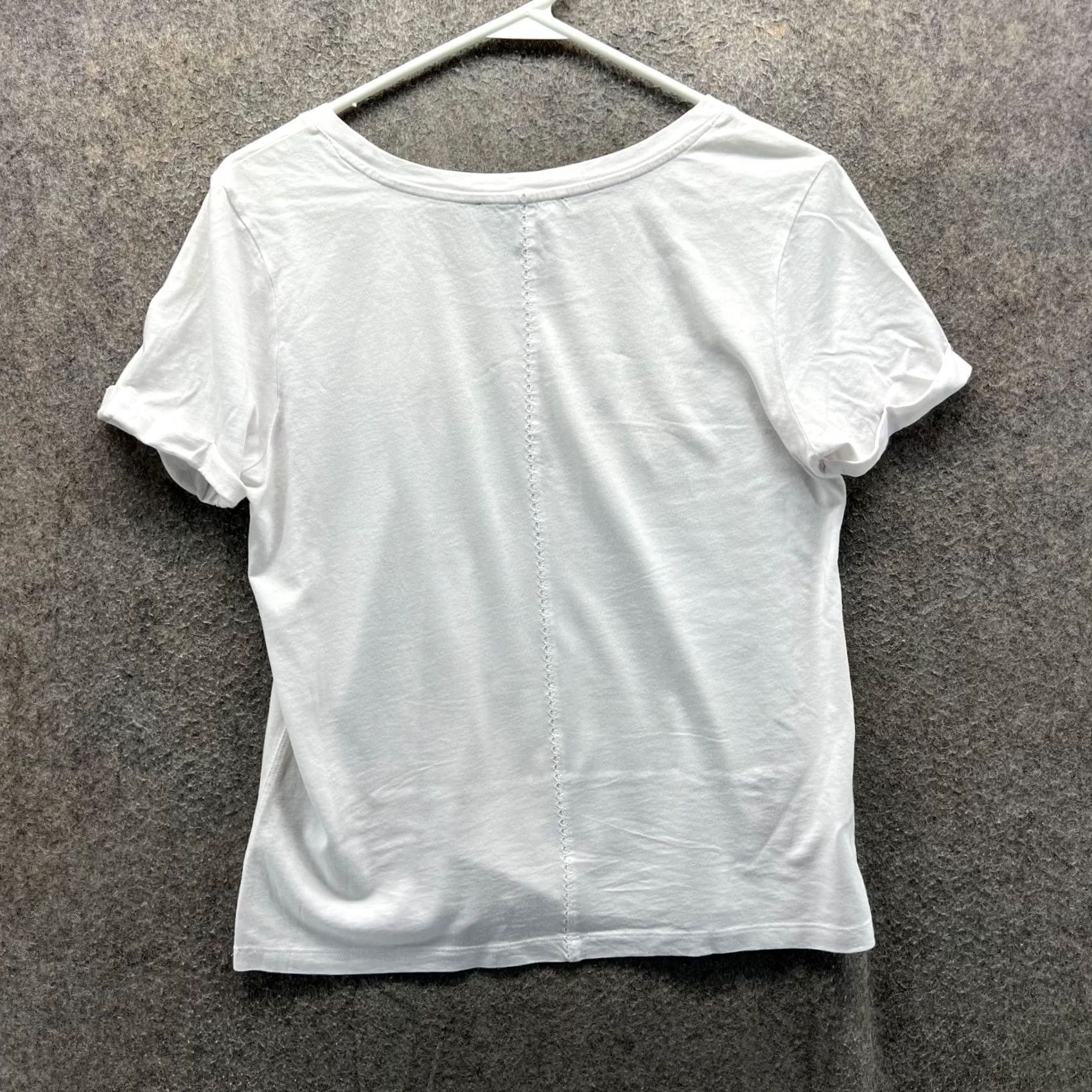 Tommy Bahama Tommy Bahama Shirt Women XS White Embroidered Floral Short Sleeve Cotton Tee Size XS / US 0-2 / IT 36-38 - 2 Thumbnail