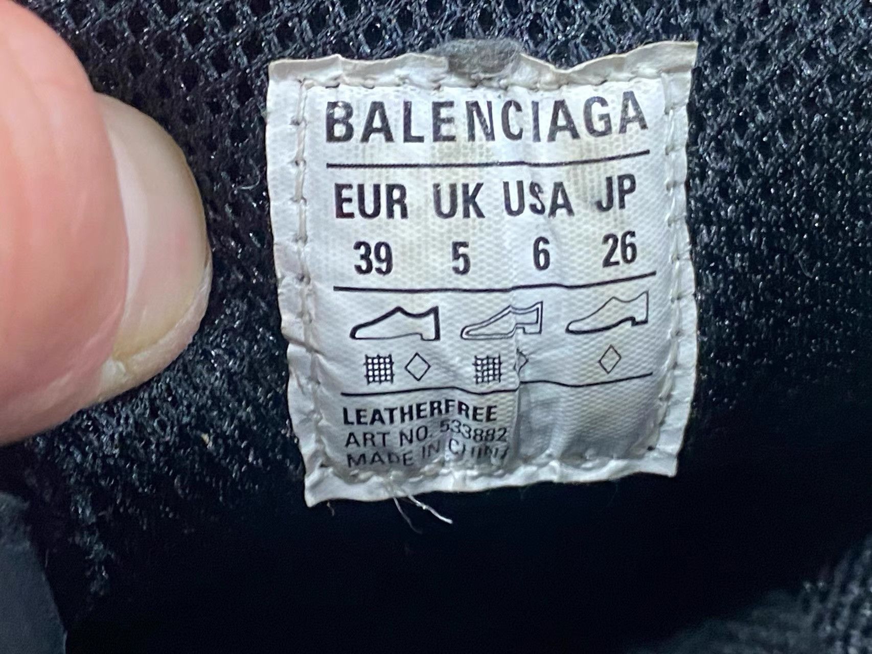 Balenciaga Balenciaga Triple S Distressed Dad Shoes K36 Size US 9 / IT 39 - 8 Thumbnail