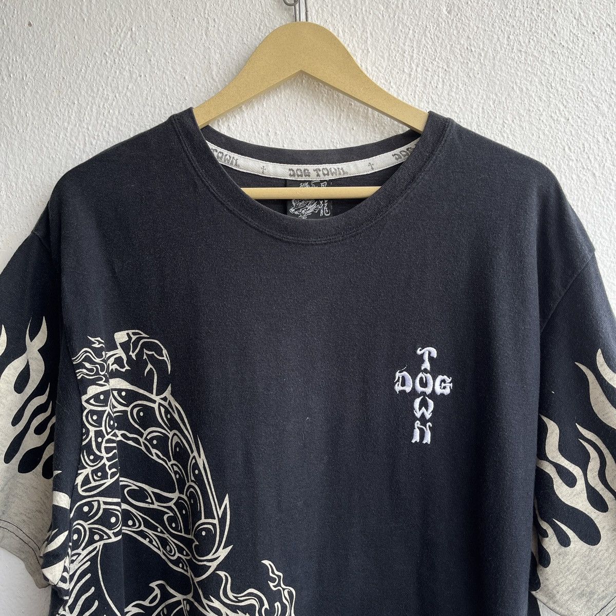 Dogtown VINTAGE DOGTOWN BLACK DRAGON FIRE FLAMES TSHIRT Size US L / EU 52-54 / 3 - 20 Thumbnail