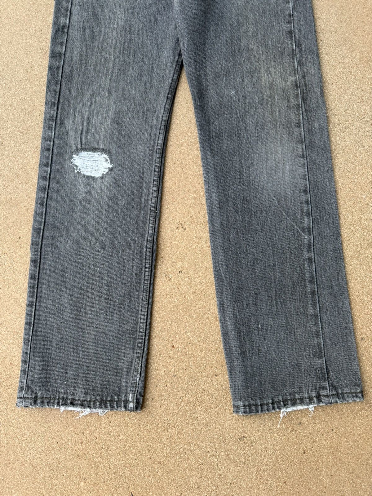 Levi's Vintage 90s Levi’s 501xx Buttonfly l Faded Black Jeans 28x29 Size US 28 / EU 44 - 3 Thumbnail