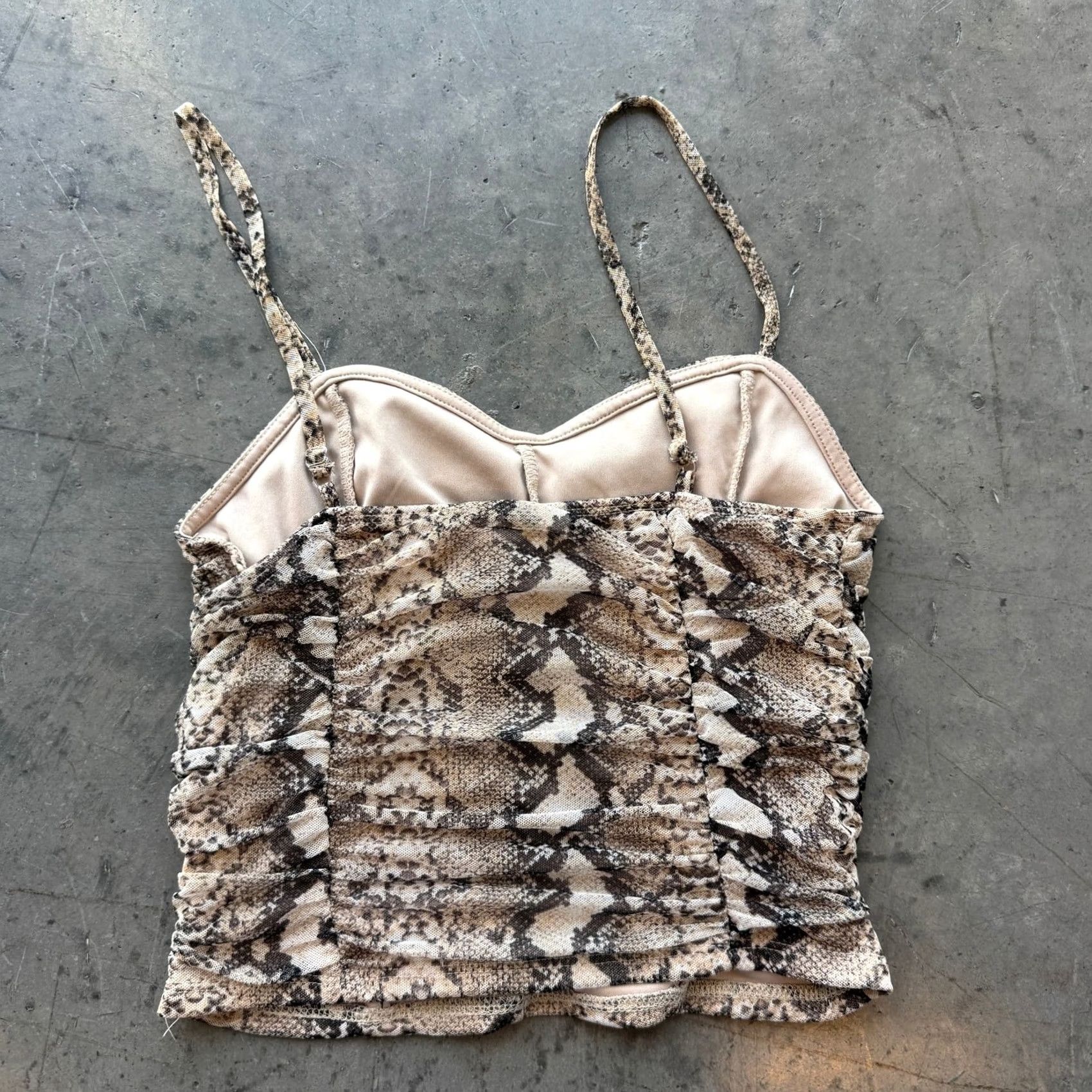 Vintage VINTAGE Y2K Women's Snake Skin Cinch Waist Cami Tank Top Crop Large Beige Tank Womens Large Women’s Cinch Waist Cami Tank Top Crop Snake Skin 90s 00s Size L / US 10 / IT 46 - 2 Thumbnail