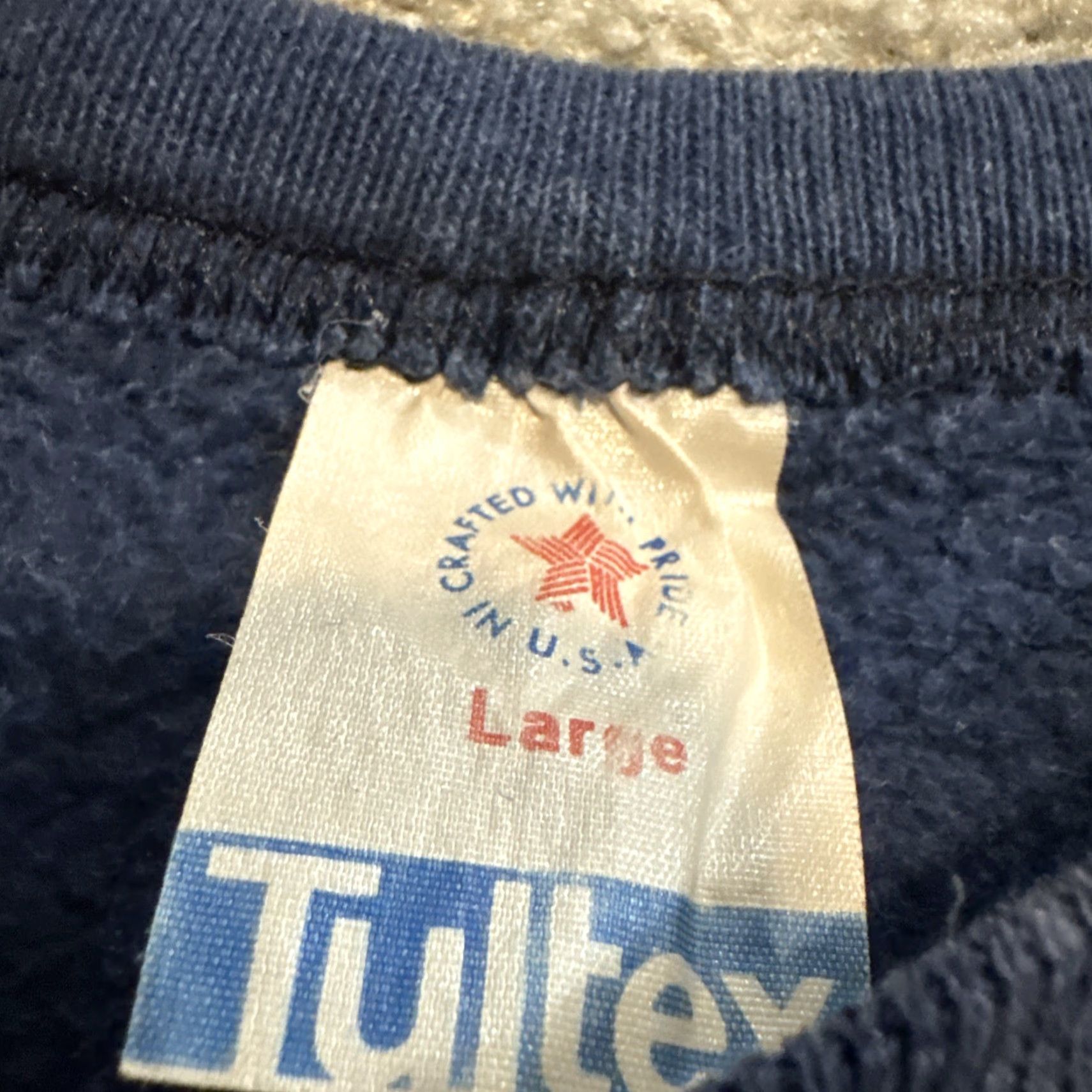 Tultex VINTAGE 80s Christmas Polar Bear Navy Tultex Crewneck Sweatshirt Large Unisex Adults M Blue Pullover Sweatshirt Size US M / EU 48-50 / 2 - 4 Thumbnail