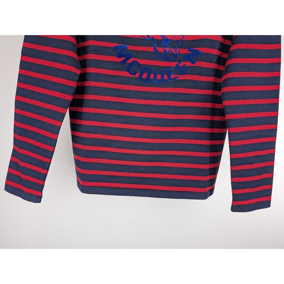 Alexander McQueen o1rshd1 Stripe Long Sleeve Velvet Skull Logo T-Shirt Size US S / EU 44-46 / 1 - 7 Thumbnail