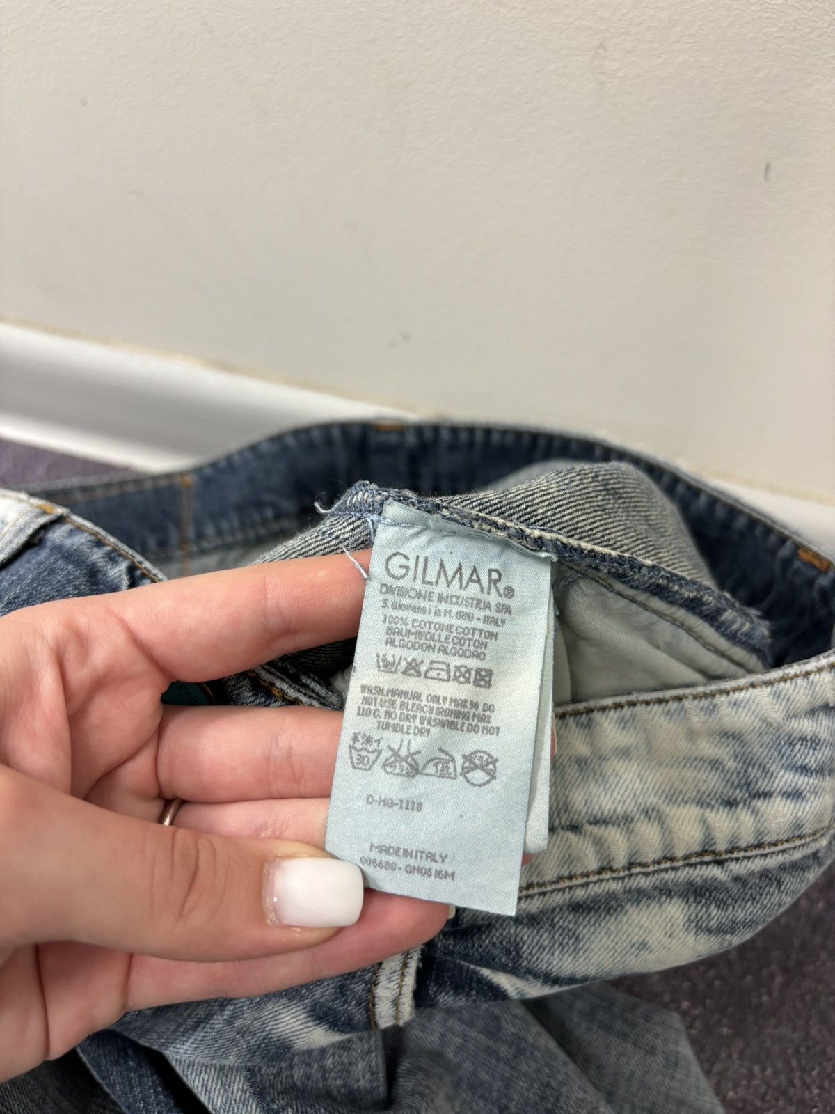 Iceberg Vintage Iceberg Women’s Faded Blue Denim Cropped Jeans Size 30" / US 8 / IT 44 - 8 Thumbnail