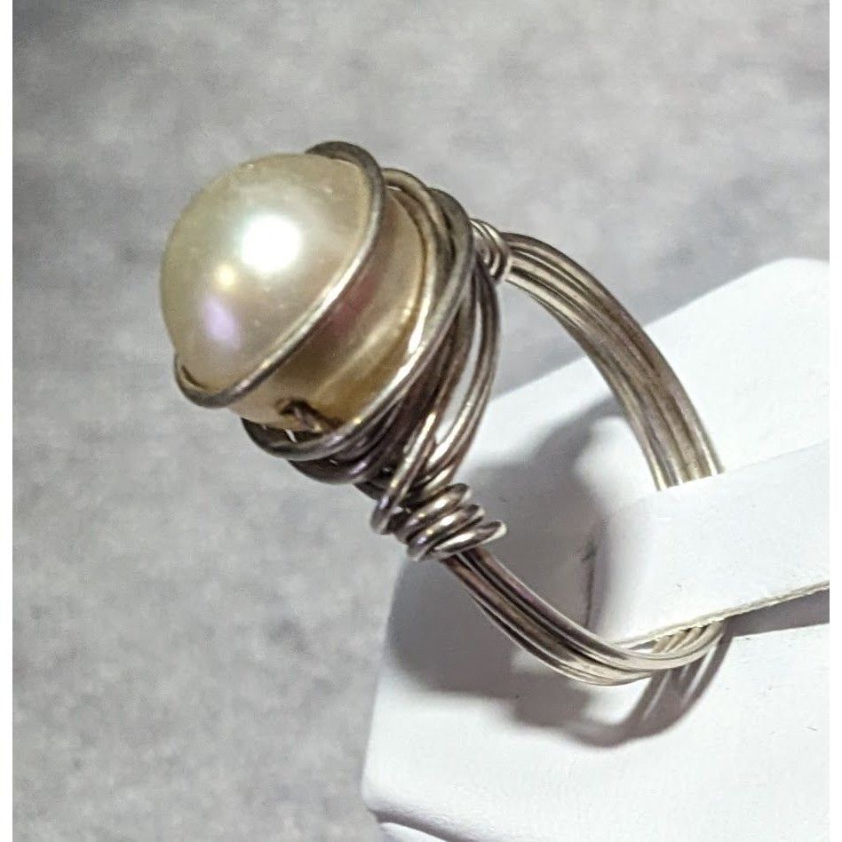 Other Elegant Glam Faux Pearl Wire Wrap Ring Size 9 Size ONE SIZE - 5 Thumbnail