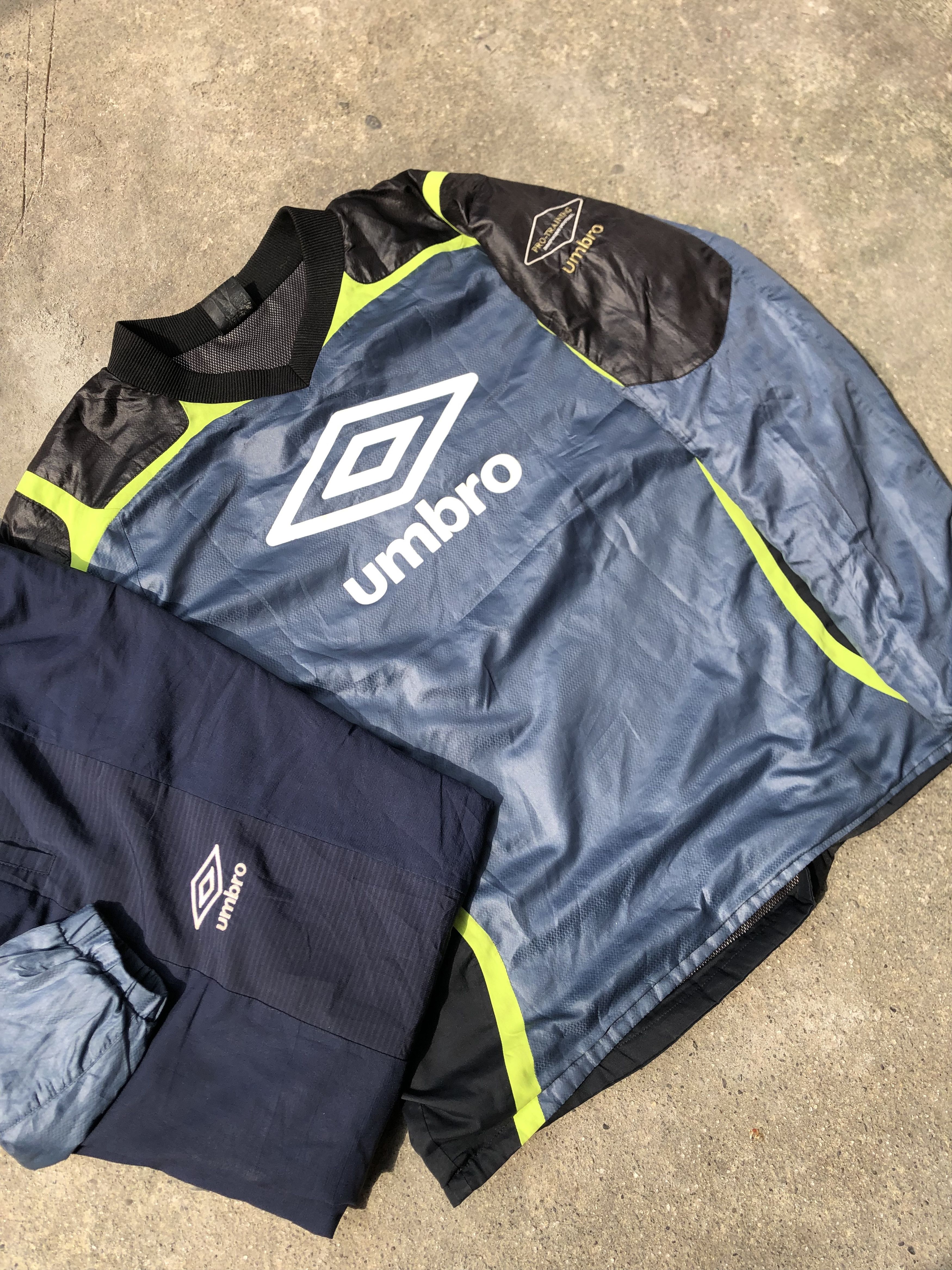Umbro Umbro Pullover Big Logo 00s Collectible Item very rare Size US M / EU 48-50 / 2 - 1 Thumbnail