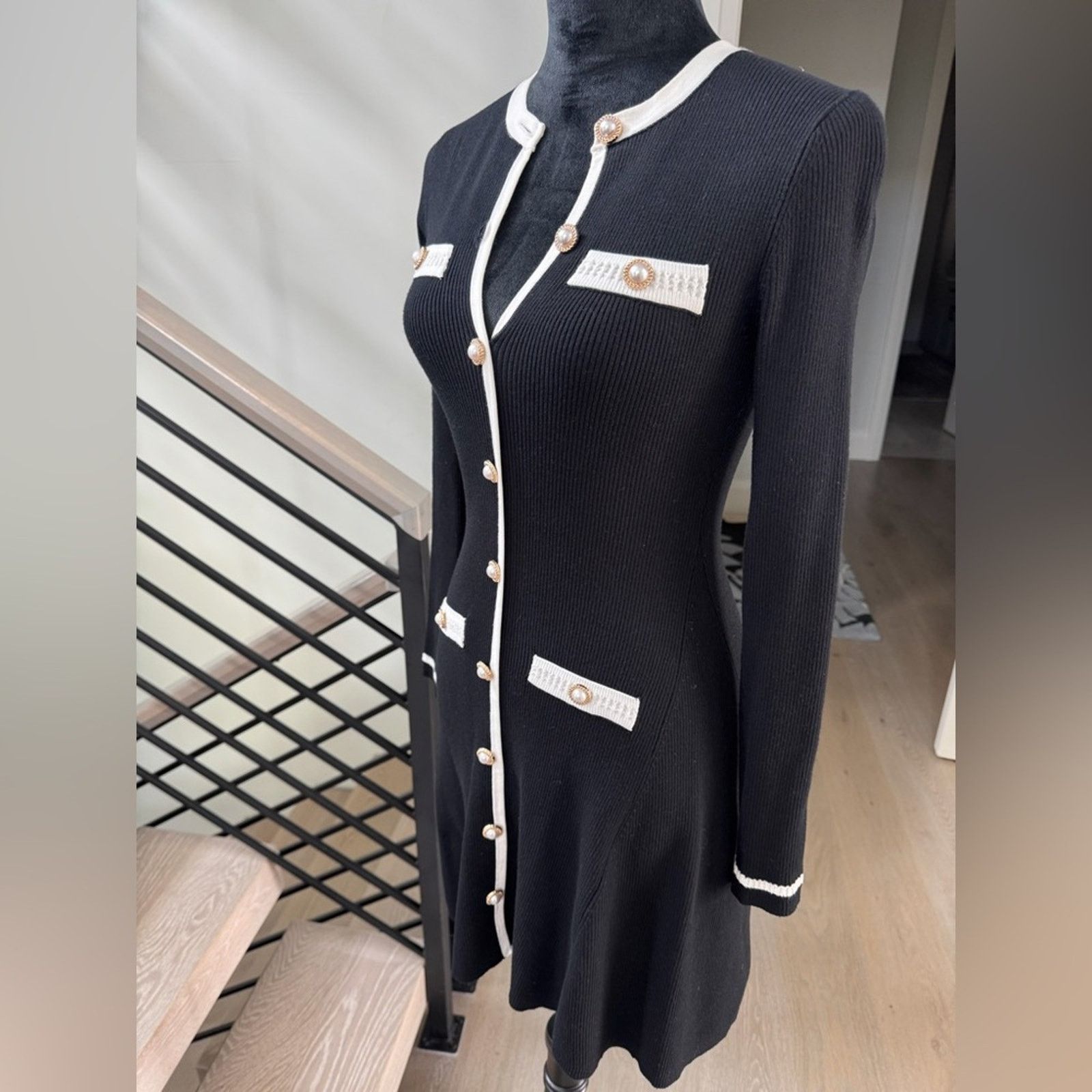 Other New Chic Black and White Long Sleeve Dress size S Size S / US 4 / IT 40 - 6 Thumbnail