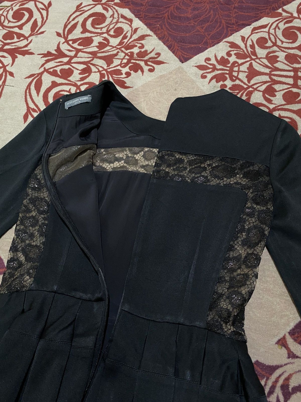 Alexander McQueen Alexander McQueen Black Lace Blouse Size XS / US 0-2 / IT 36-38 - 11 Thumbnail