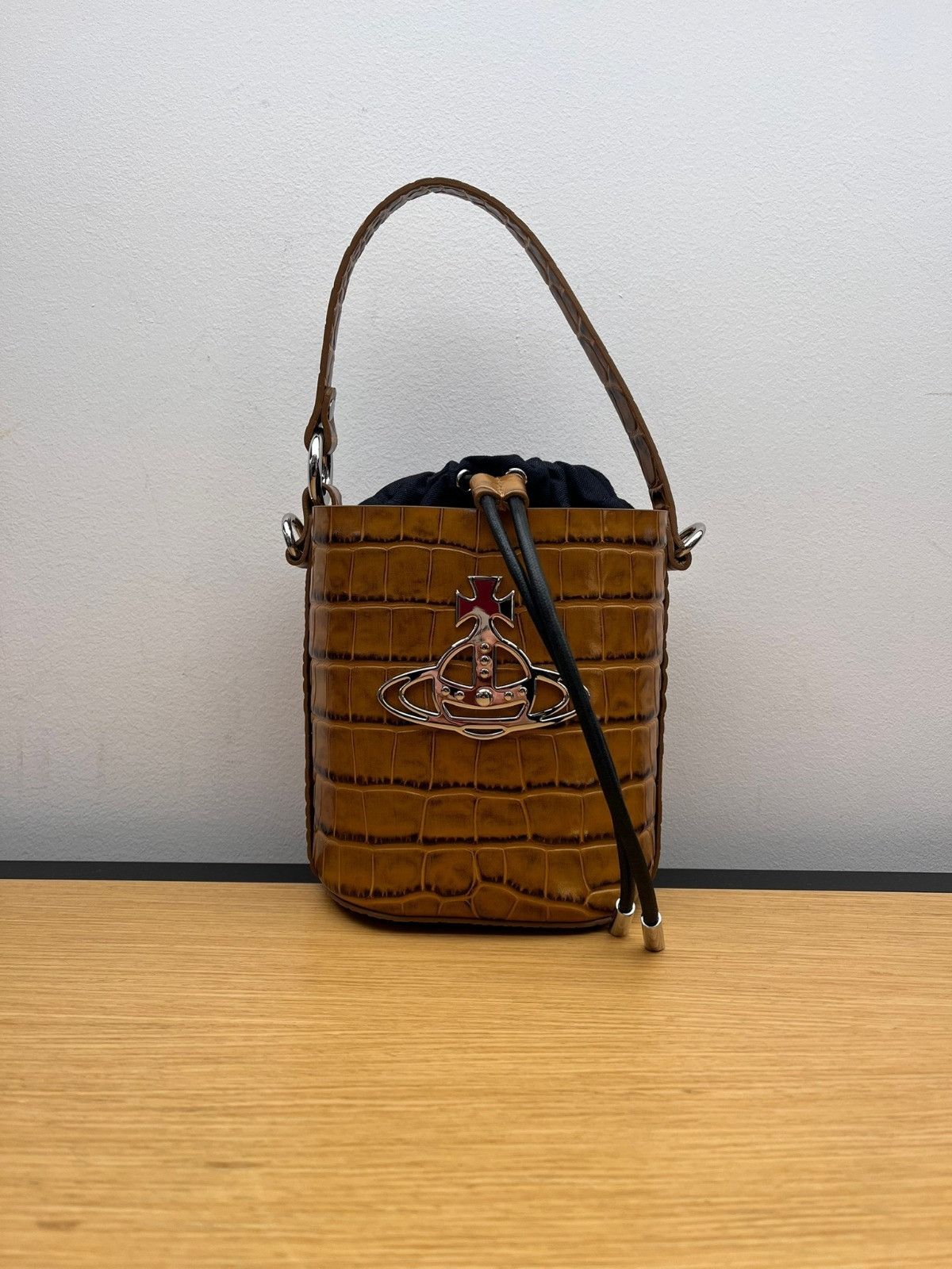 Vivienne Westwood o1f1d3z0625 Size: OS / Daisy Bucket Bag in Brown Size ONE SIZE - 1 Preview